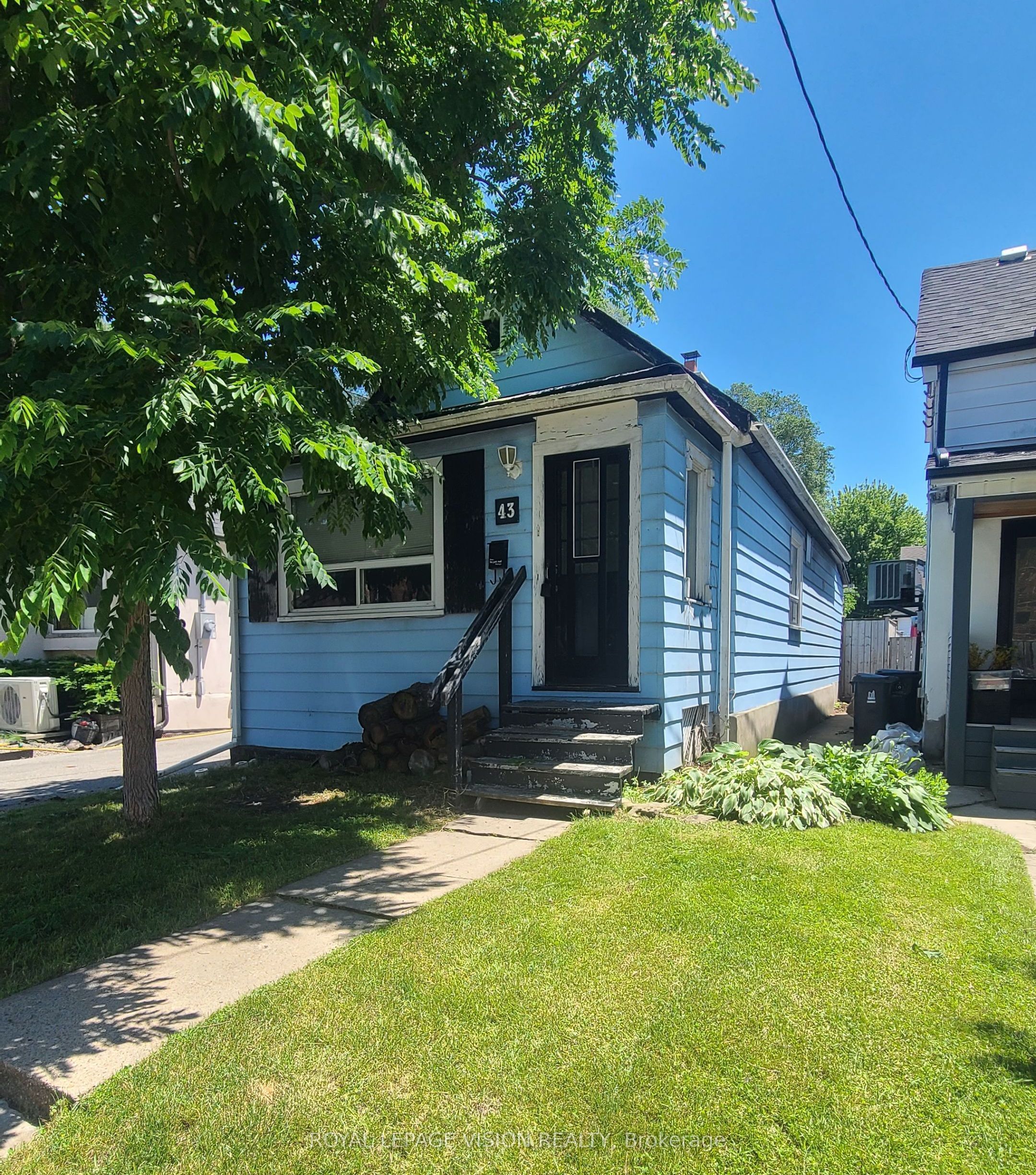 43 Jillson Avenue, Toronto, ON M6S 2P3 photo 2