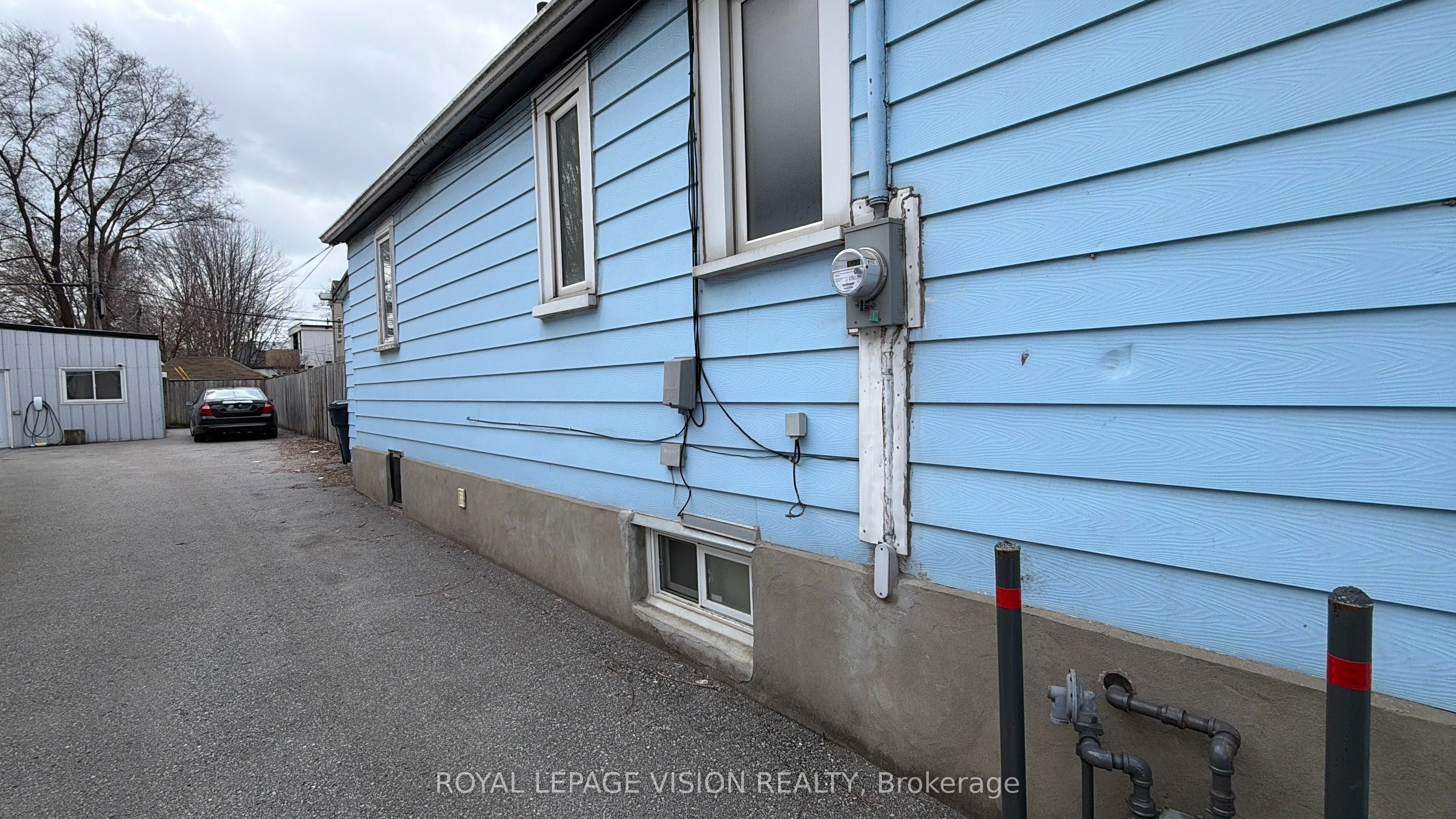 43 Jillson Avenue, Toronto, ON M6S 2P3 photo 4