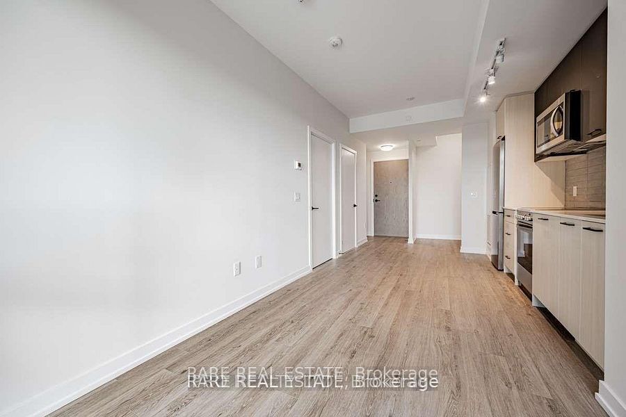 2300 St Clair Avenue W 415, Toronto, ON M6N 0B3 photo 3