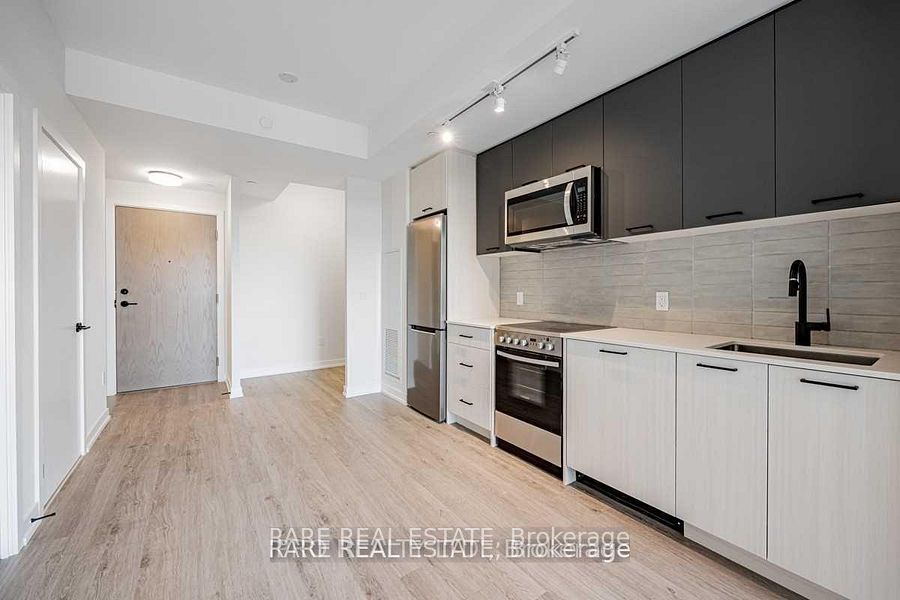 2300 St Clair Avenue W 415, Toronto, ON M6N 0B3 photo 4