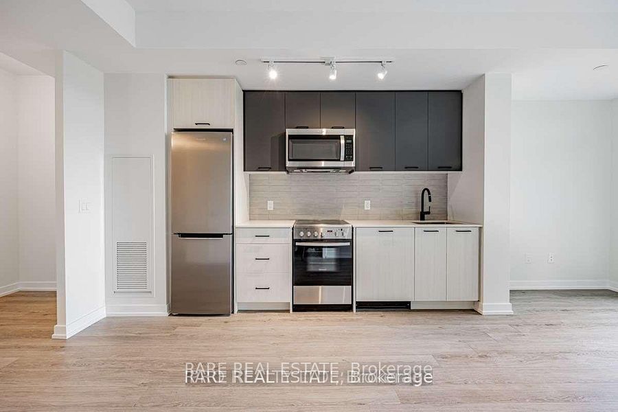 2300 St Clair Avenue W 415, Toronto, ON M6N 0B3 photo 5