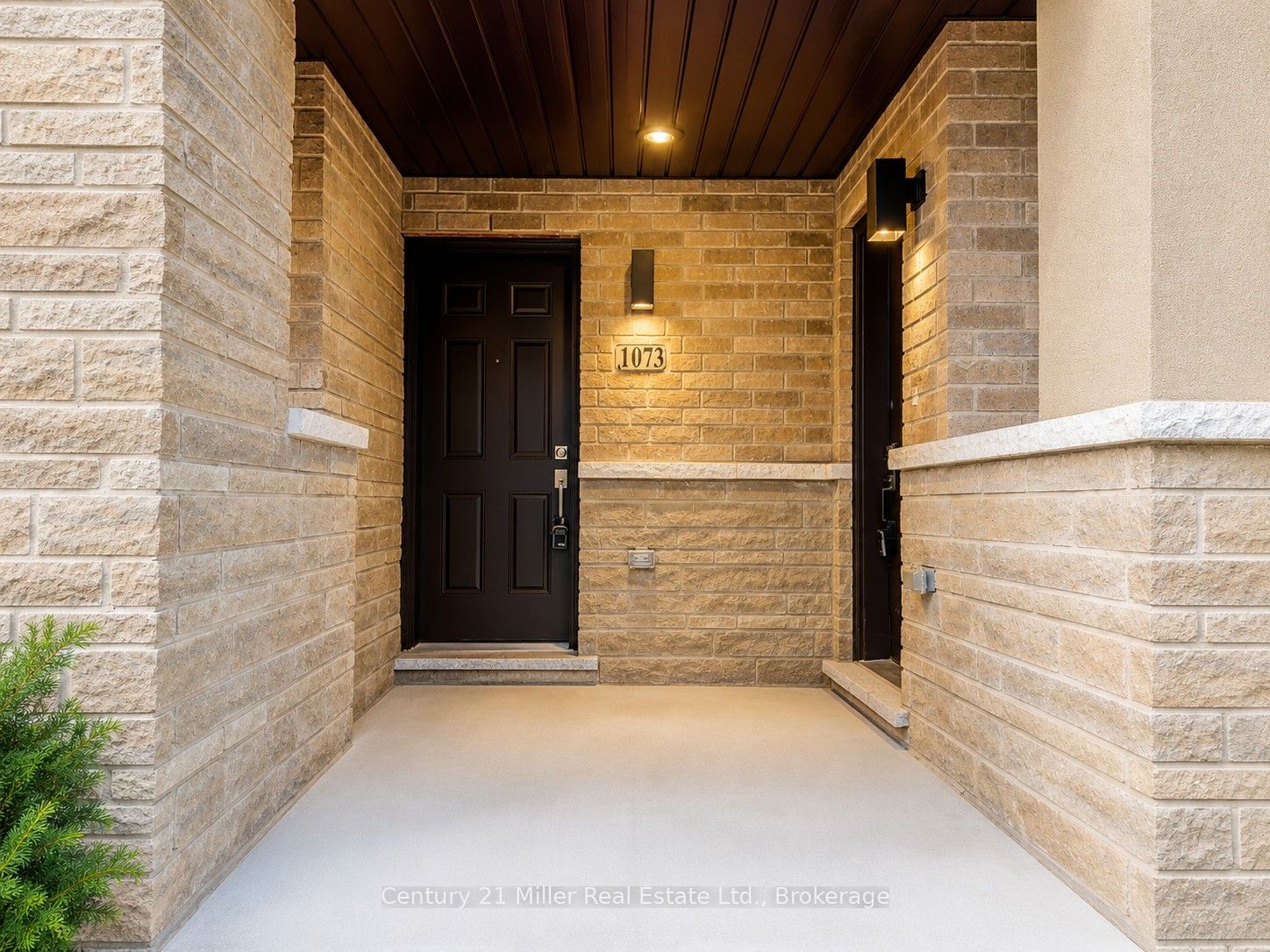 1073 Wheat Boom Drive, Oakville, ON L6H 7H5 photo 2