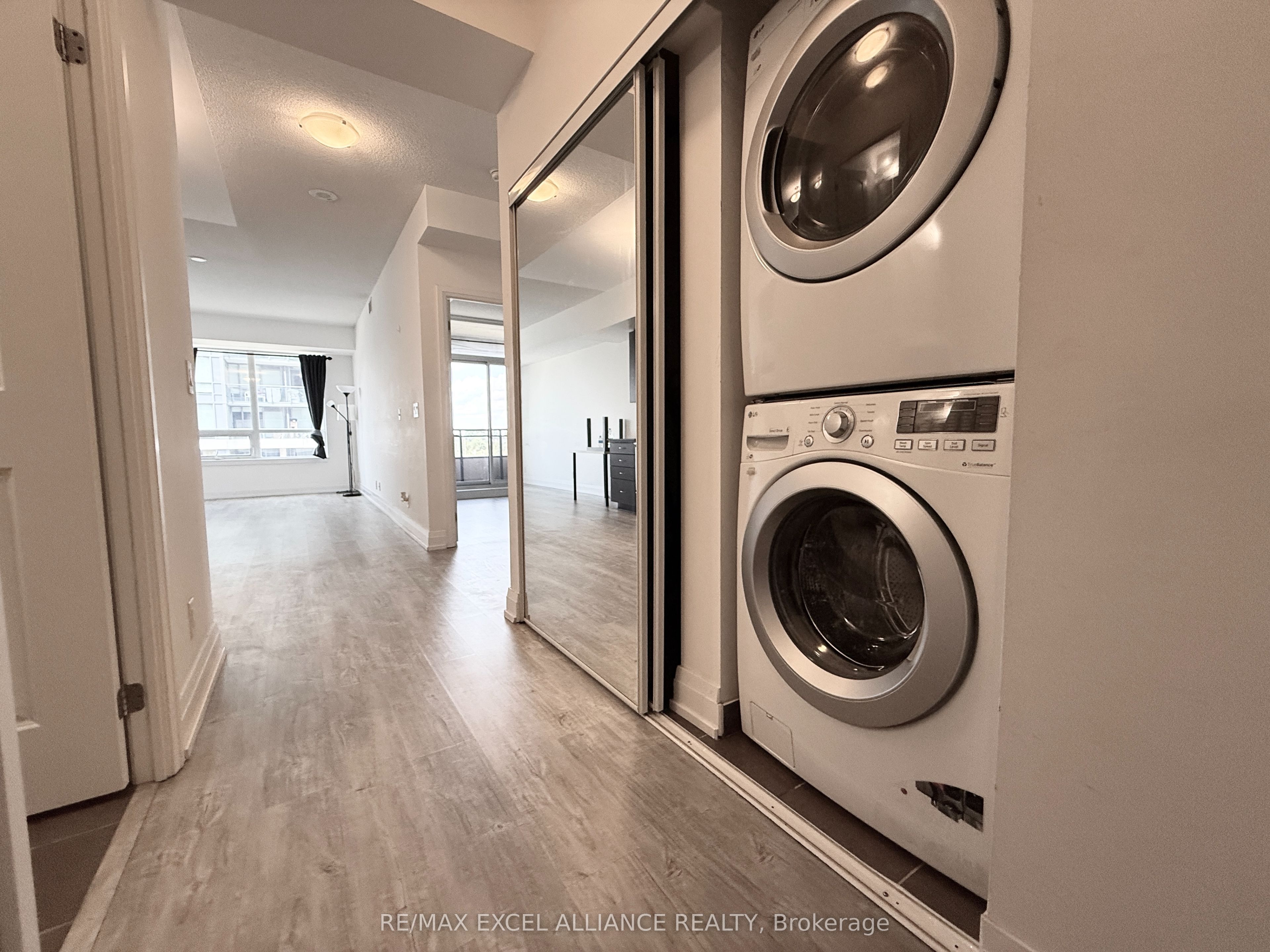 1 De Boers Drive 405, Toronto, ON M3J 0G6 photo 3