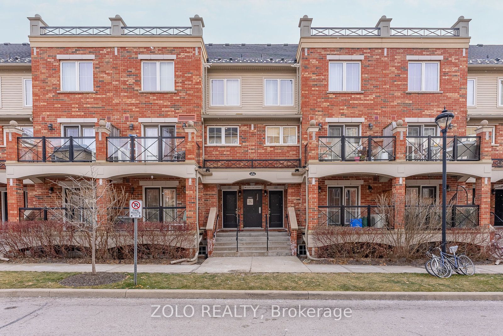 51 Hays Boulevard 28, Oakville, ON L6H 0J1