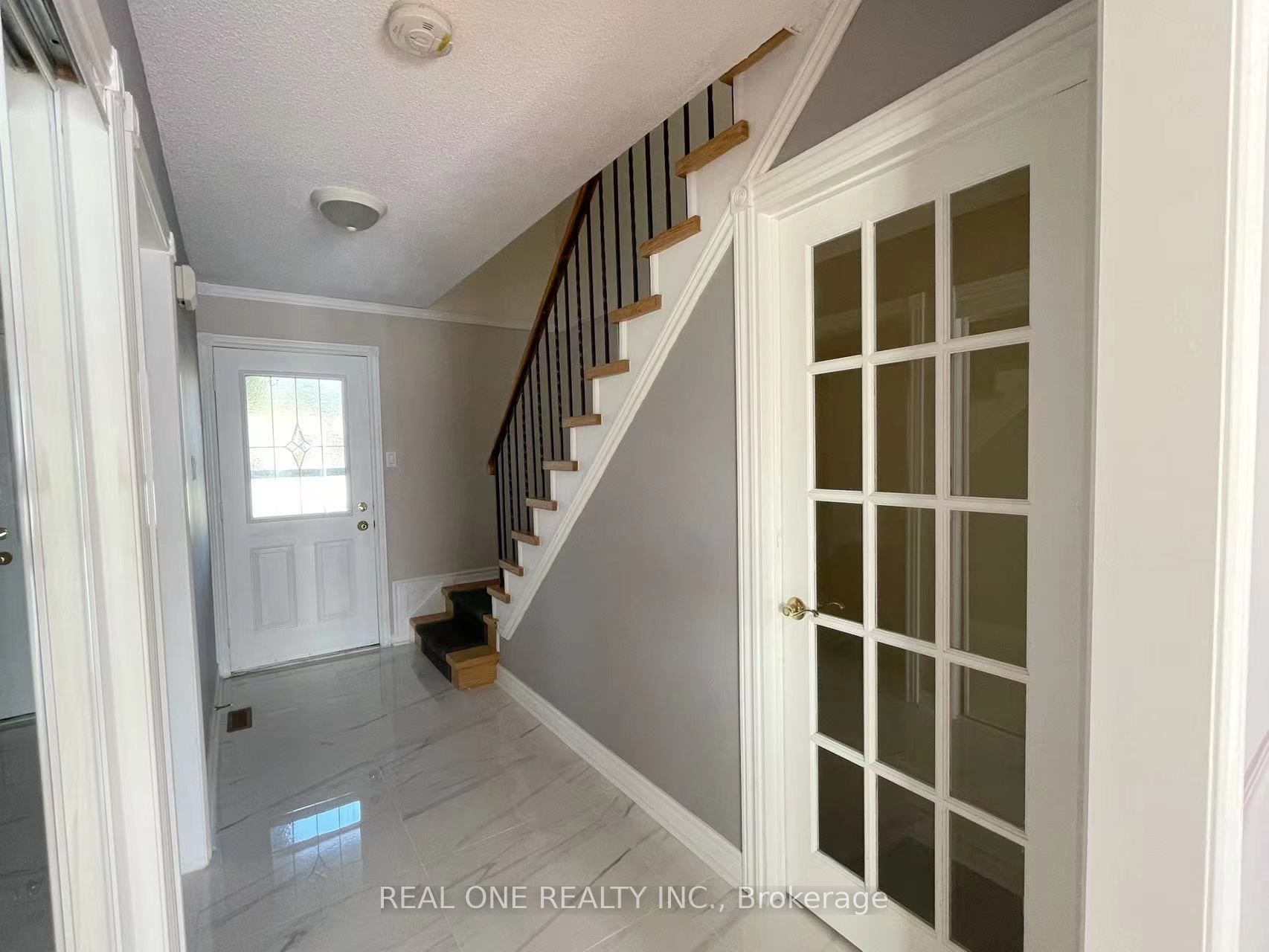 6972 Cordingley Crescent, Mississauga, ON L5N 4Z3 photo 2