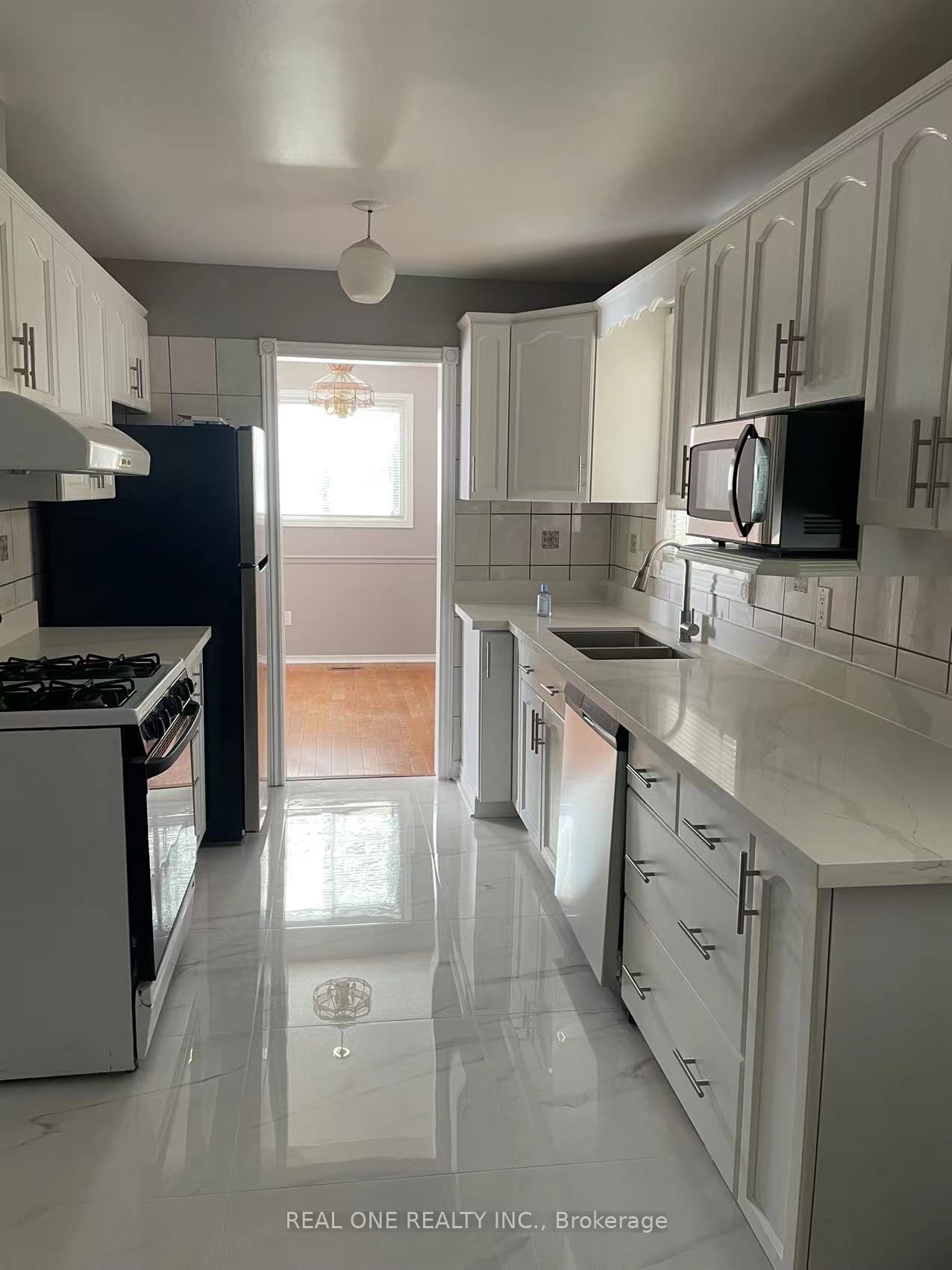 6972 Cordingley Crescent, Mississauga, ON L5N 4Z3 photo 3