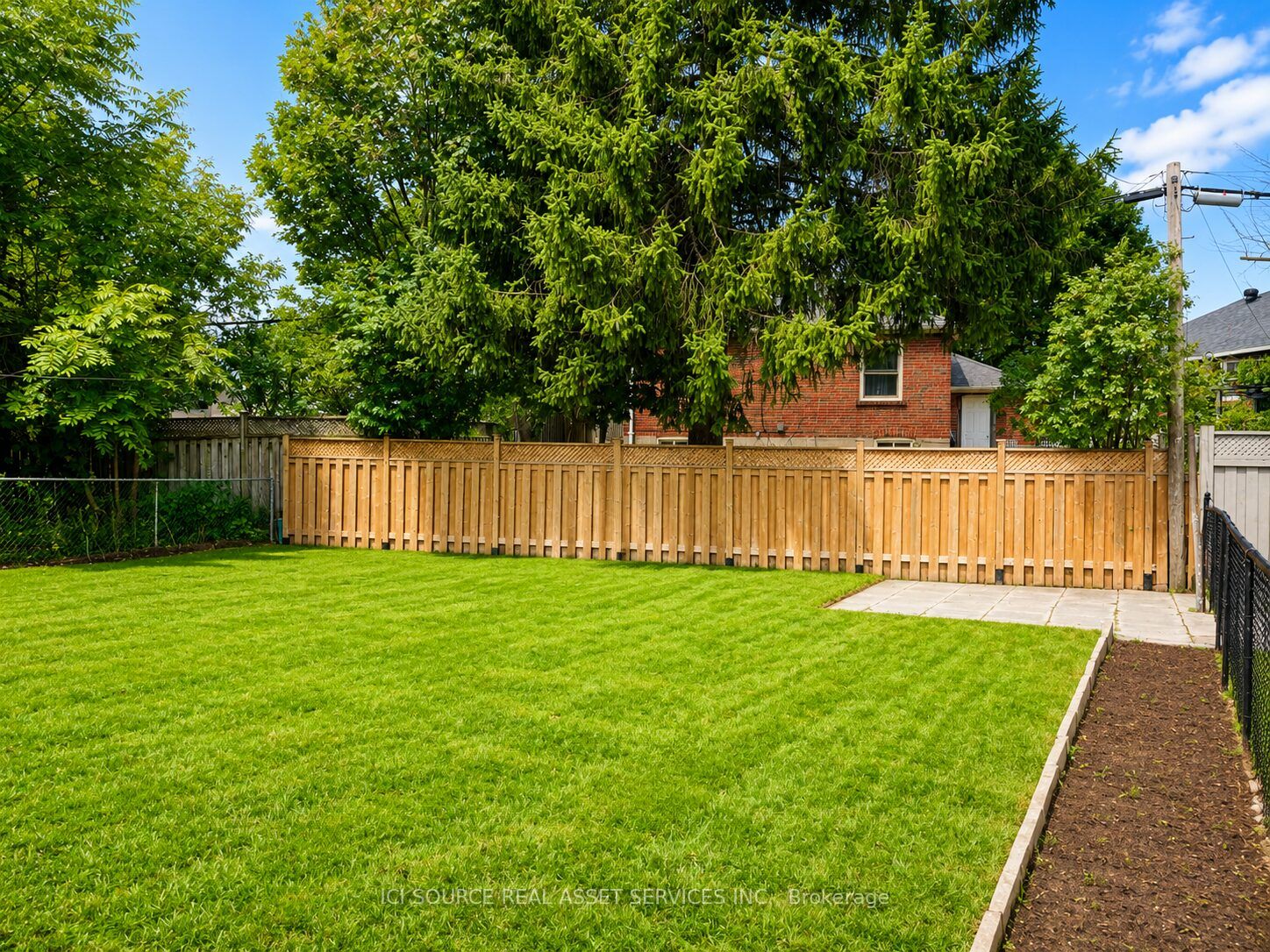 100 Ballacaine Drive, Toronto, ON M8Y 4B8 photo 3