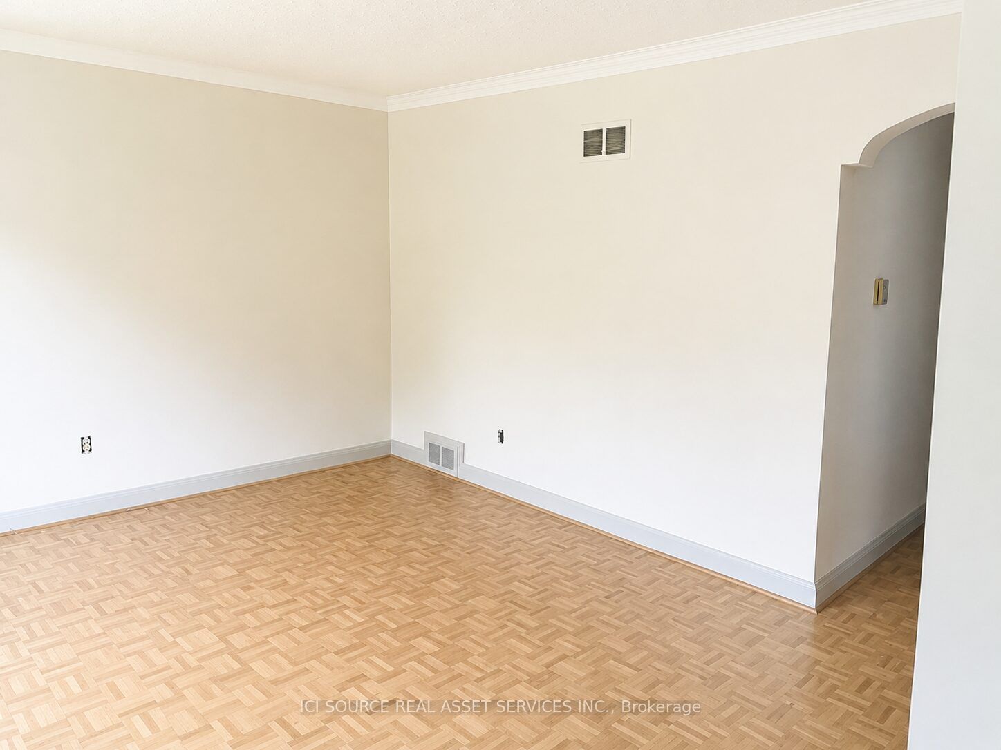 100 Ballacaine Drive, Toronto, ON M8Y 4B8 photo 5