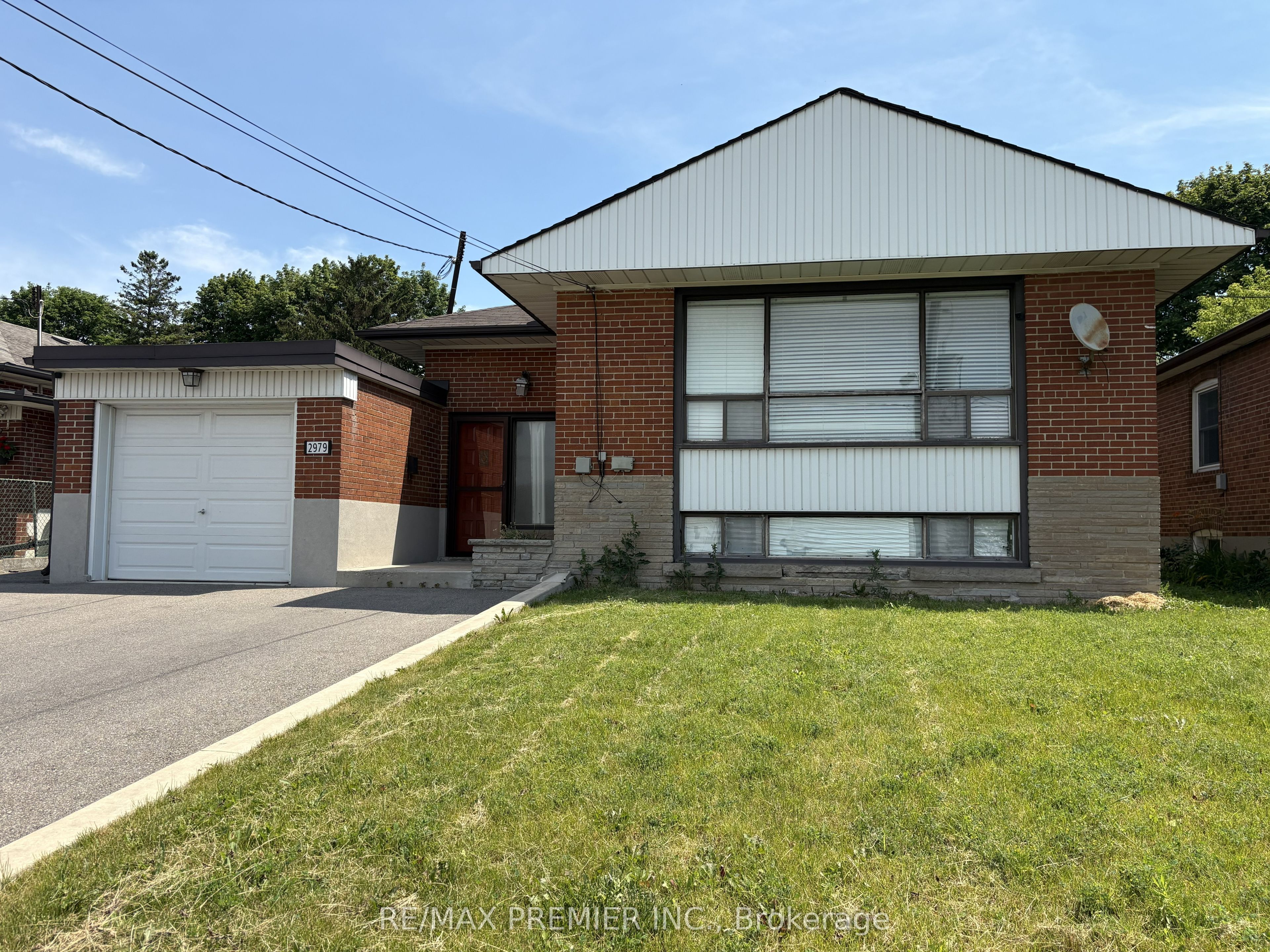 2979 Weston Road, Toronto, ON M9M 2T1 photo 2