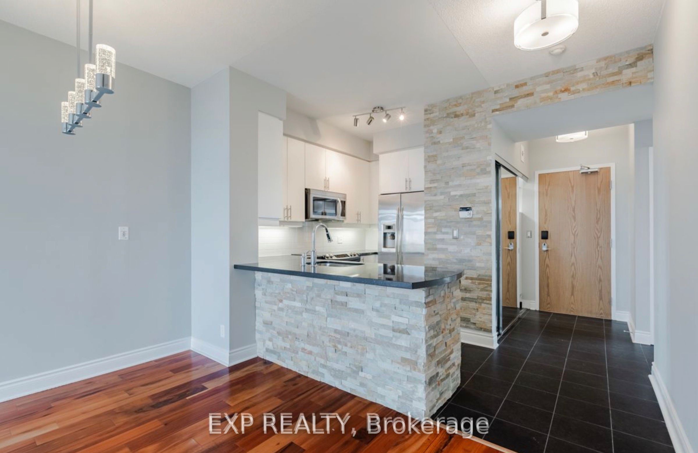 1900 Lake Shore Boulevard W LPH07, Toronto, ON M6S 1A4 photo 3