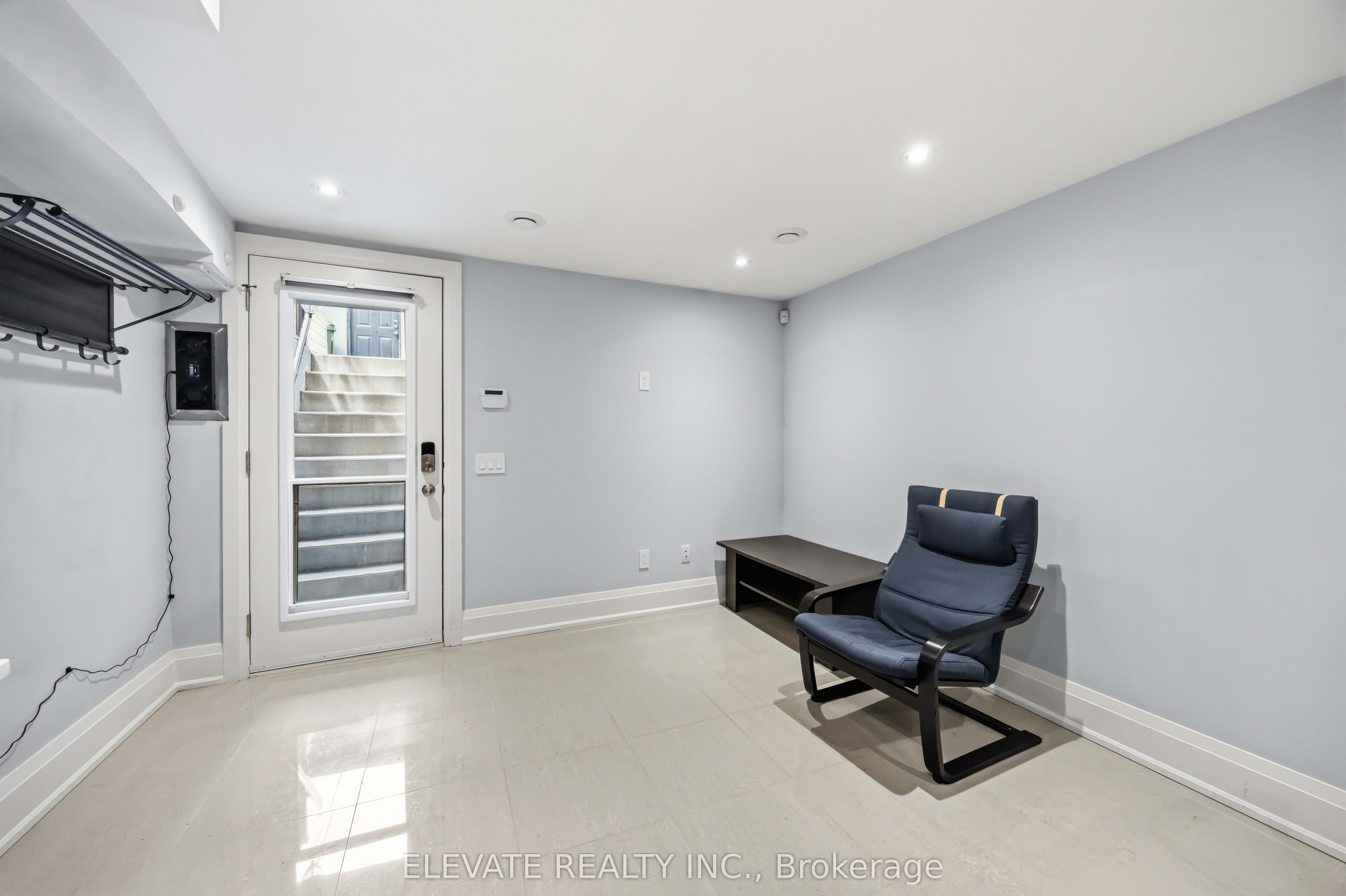 220 Gilbert Avenue Basement, Toronto, ON M6E 4W5 photo 4