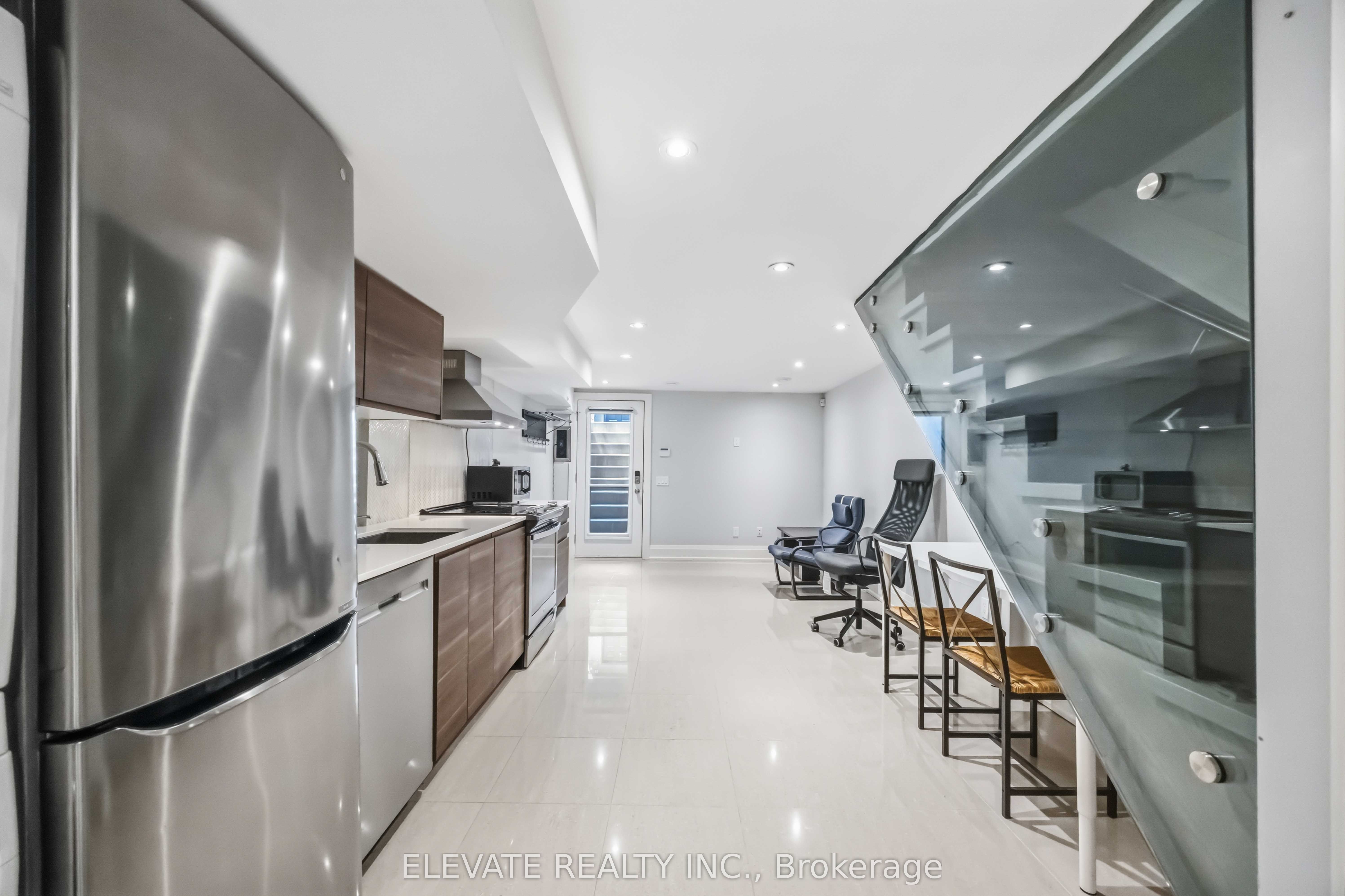 220 Gilbert Avenue Basement, Toronto, ON M6E 4W5 photo 5
