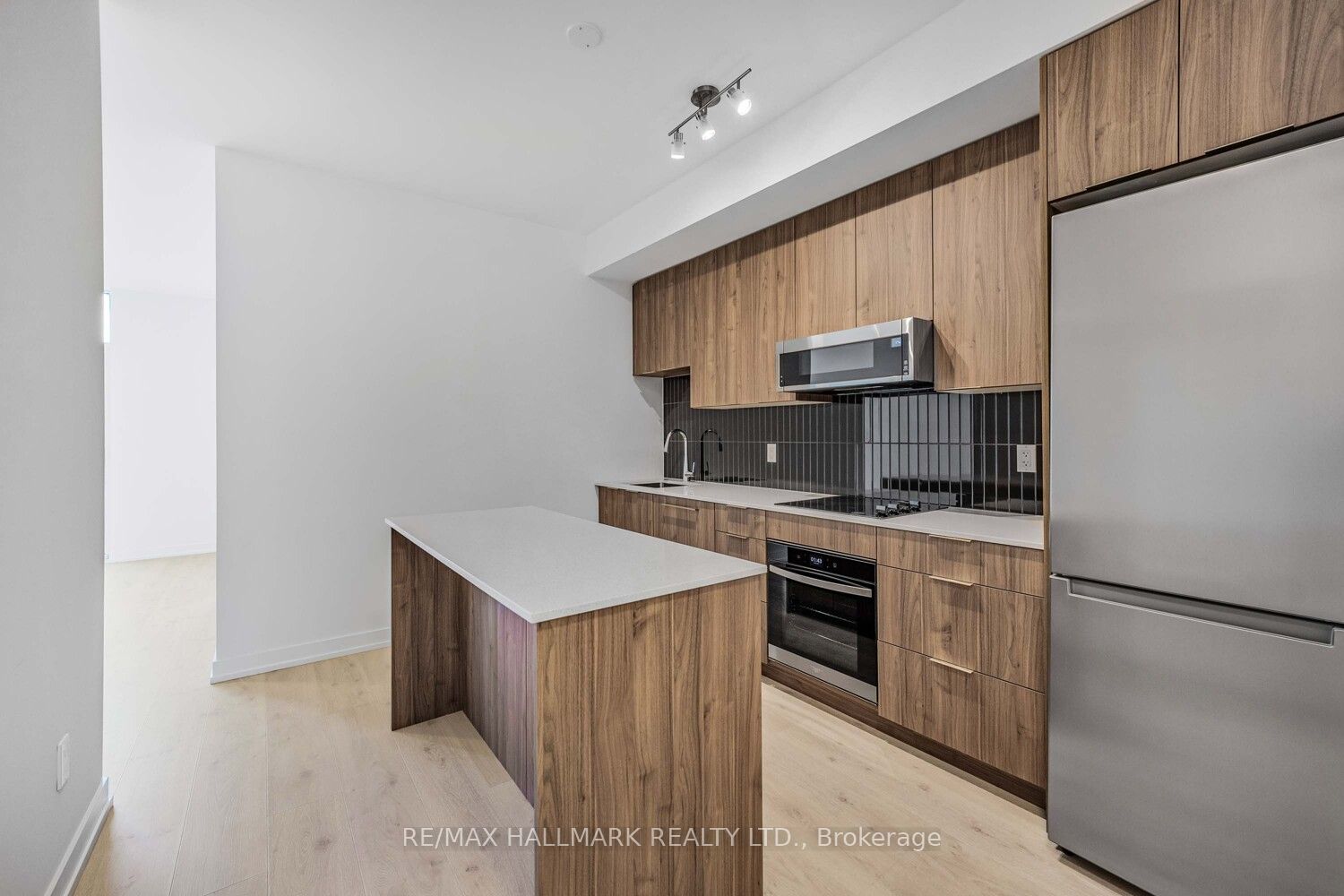 2501 Saw Whet Boulevard 607, Oakville, ON L6M 5N2 photo 4