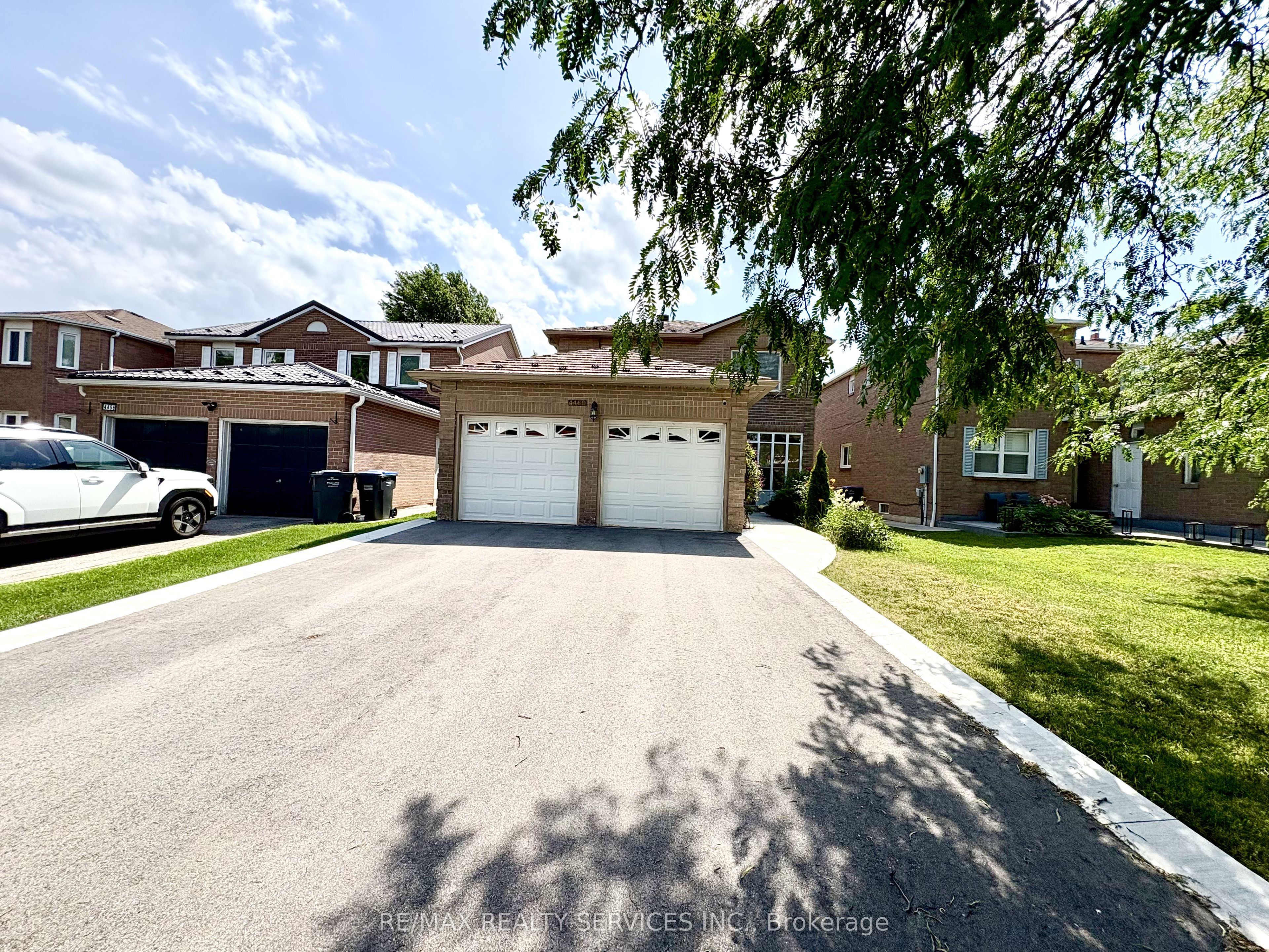 4460 Ashley Avenue, Mississauga, ON L5R 2A2 photo 2