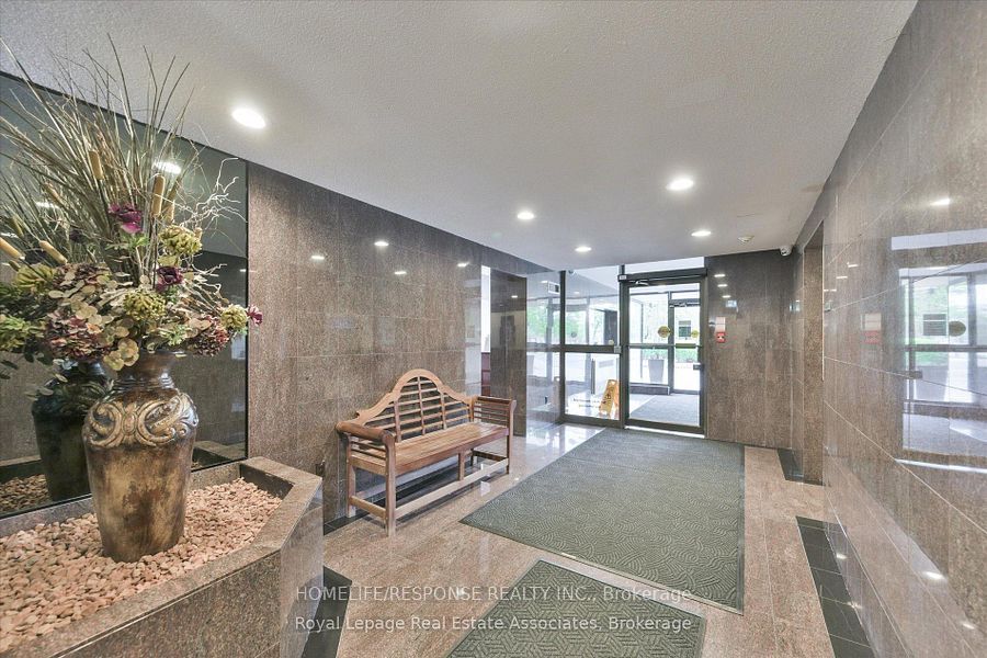 10 MALTA Avenue 907, Brampton, ON L6Y 4G6 photo 5