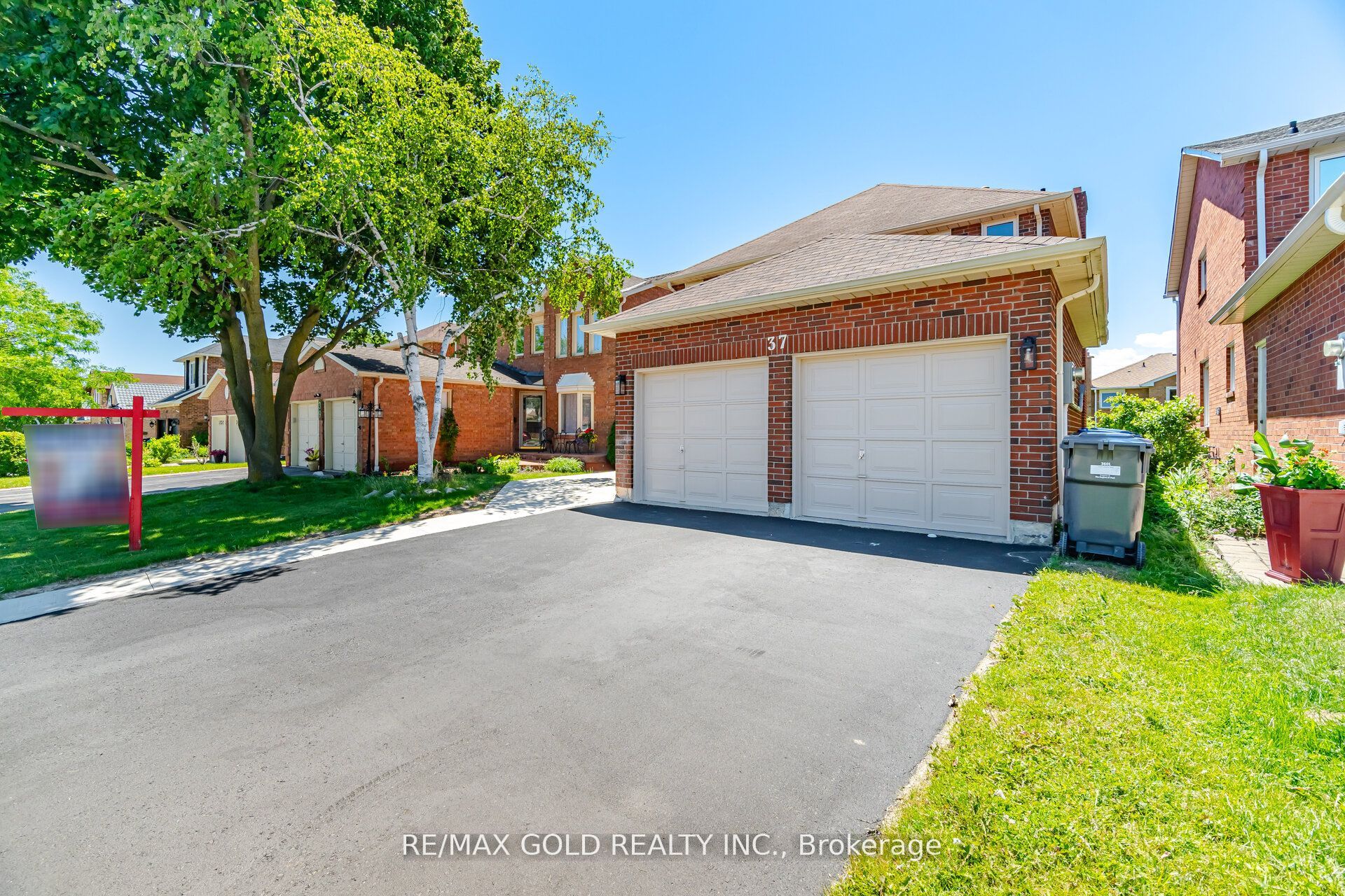 37 Lord Simcoe Drive, Brampton, ON L6S 5H4 photo 3