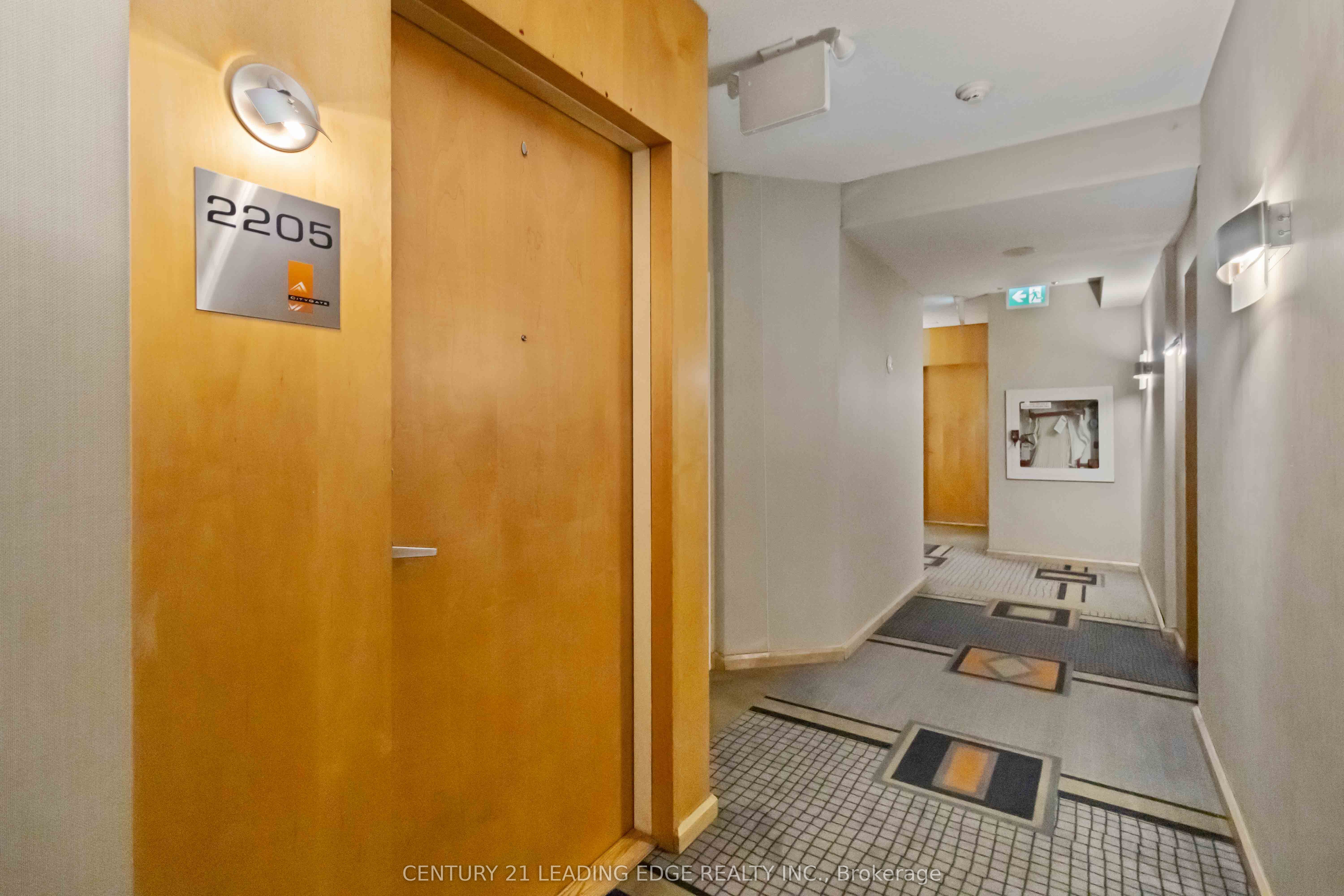 3939 Duke of York Boulevard 2205, Mississauga, ON L5B 4N2 photo 2