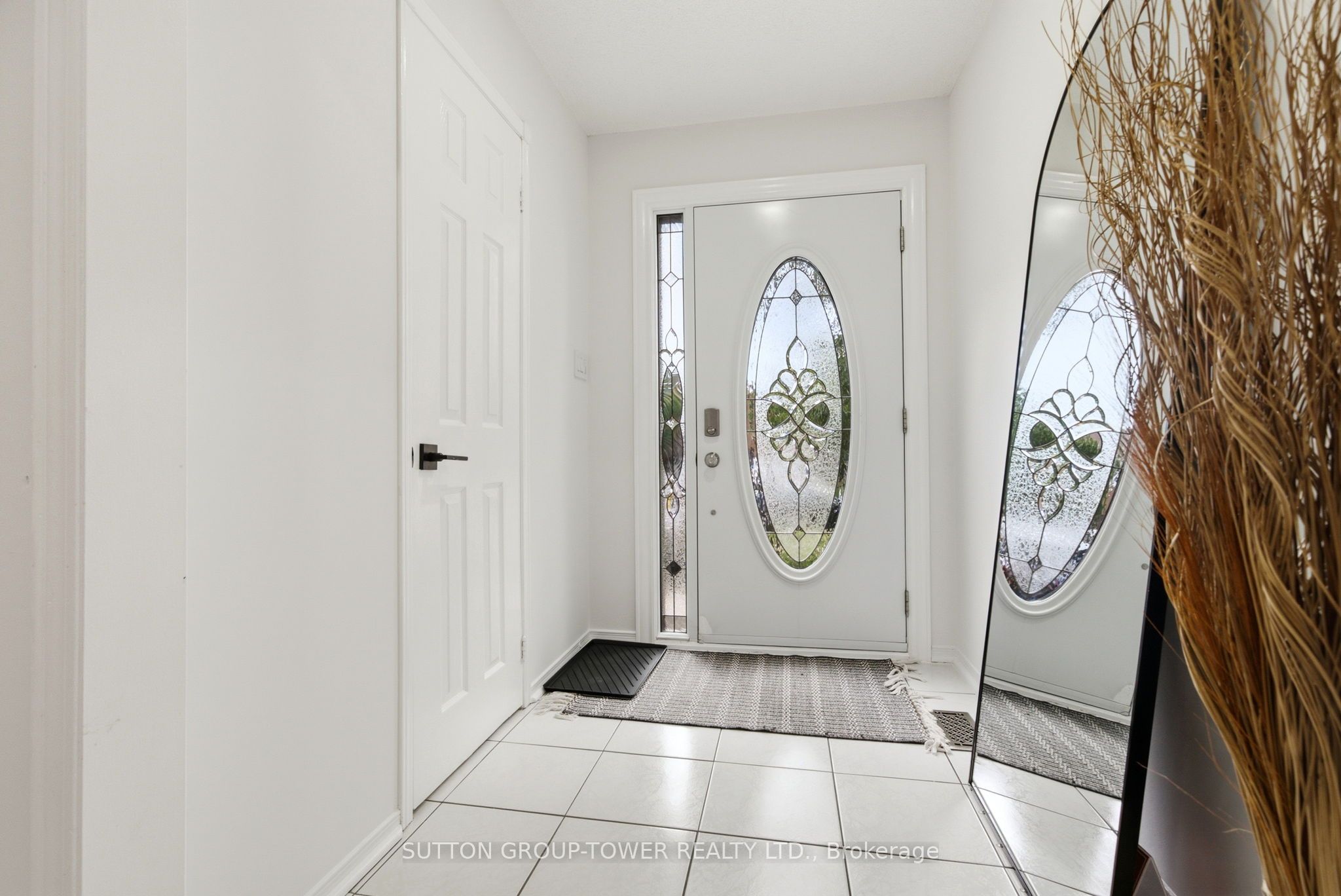 5035 Moulin Rouge Crescent, Mississauga, ON L5V 1R6 photo 4