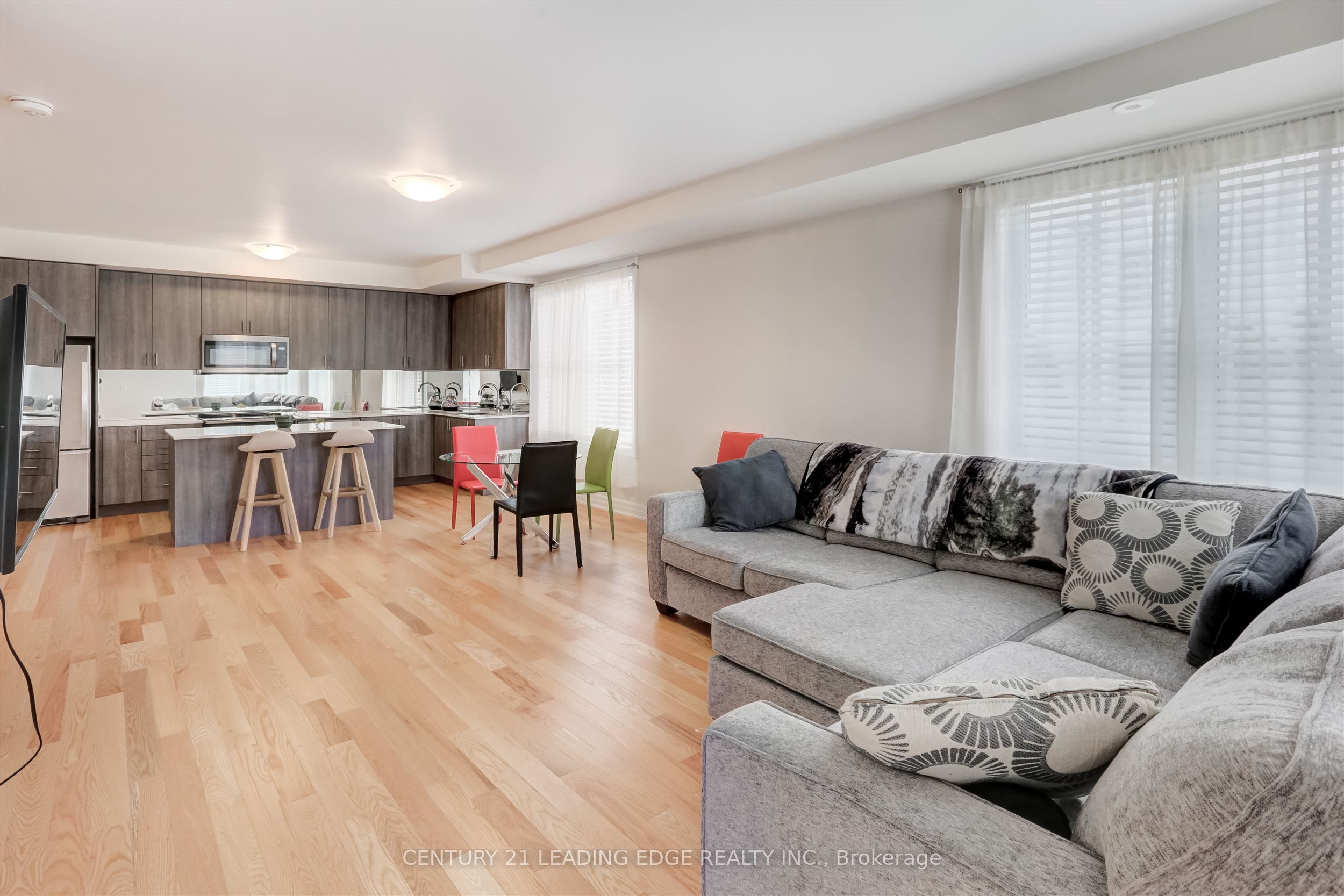 1180 Cawthra Road 106, Mississauga, ON L5G 4K7 photo 3