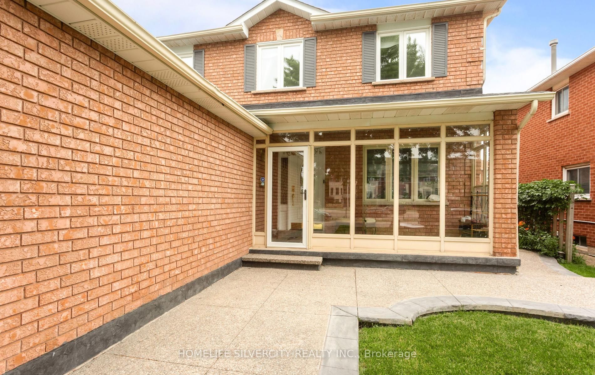 303 Hickory Circle, Oakville, ON L6H 4V3 photo 4