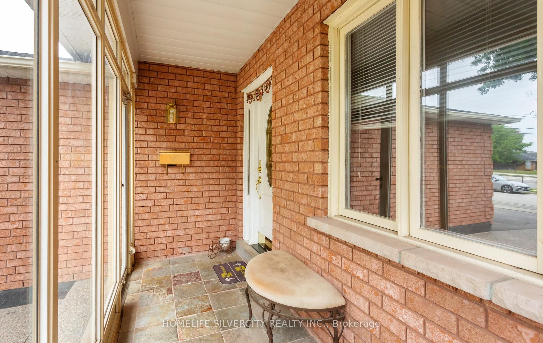 303 Hickory Circle, Oakville, ON L6H 4V3 photo 5