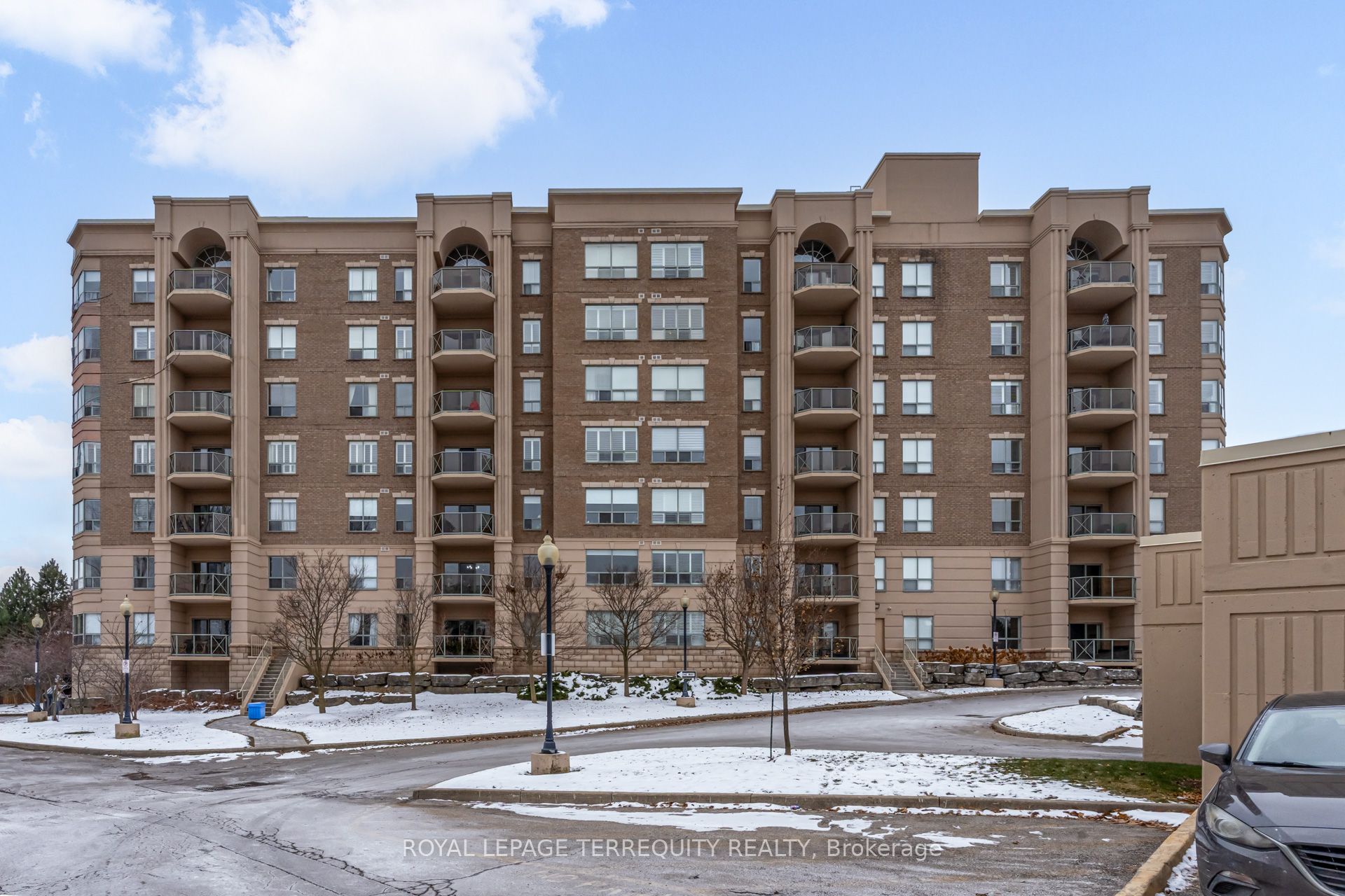 2085 Amherst Heights Drive 212, Burlington, ON L7P 5C2 photo 2