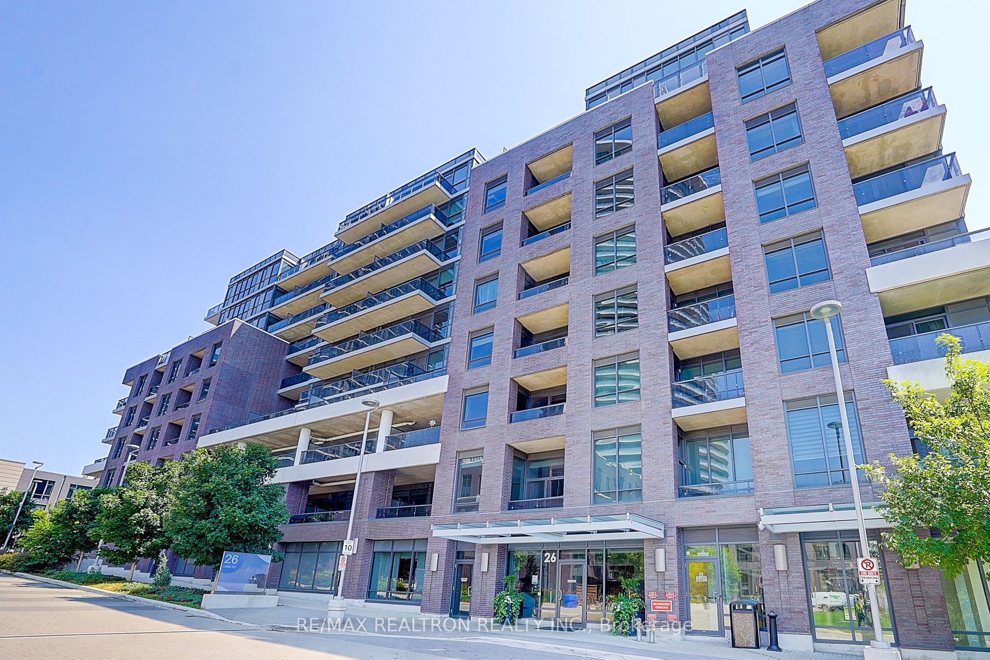 26 Gibbs Road 530, Toronto, ON M9B 0E3 photo 2