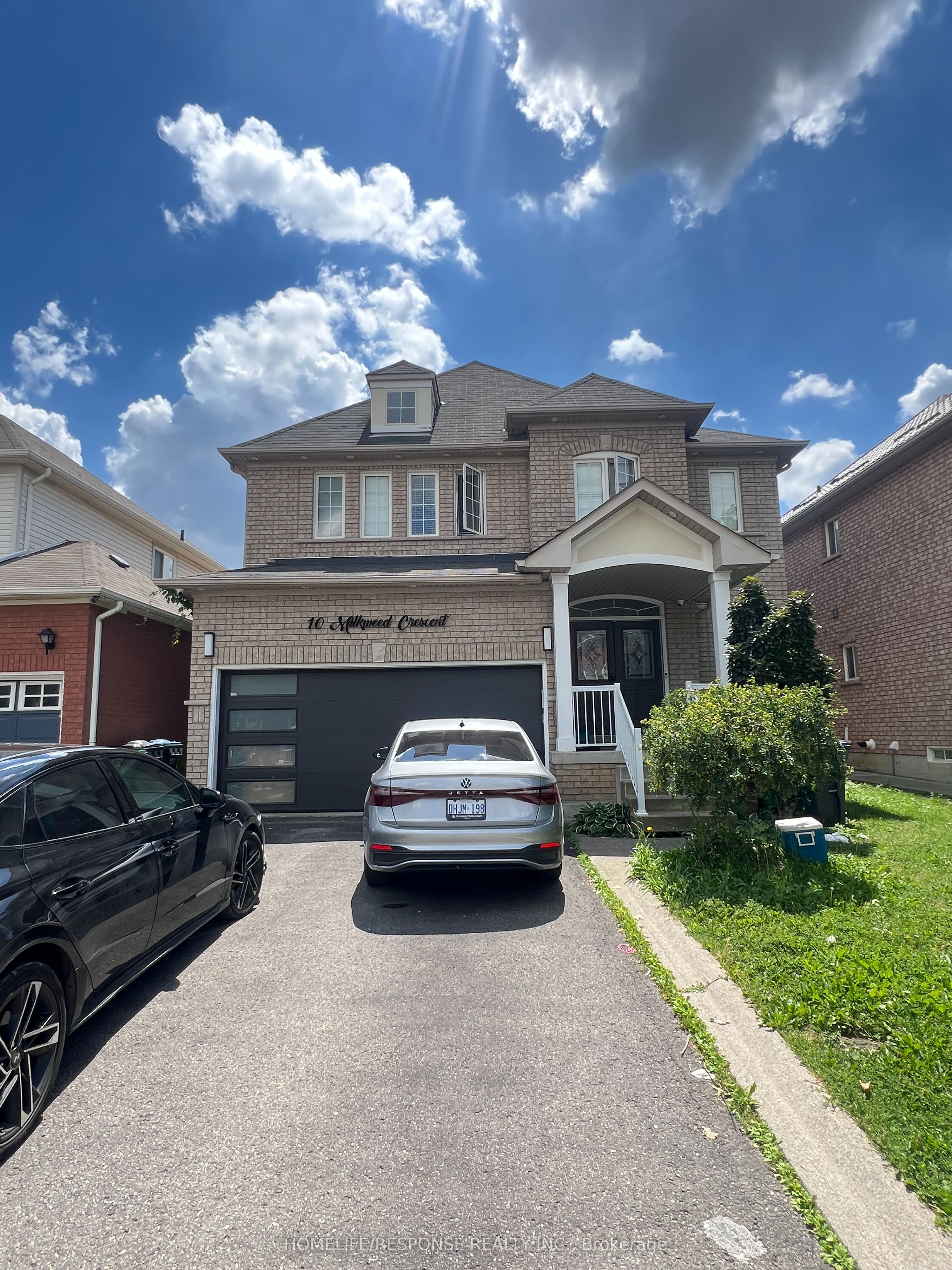 10 MILKWEED Crescent, Brampton, ON L7A 1T8 photo 2