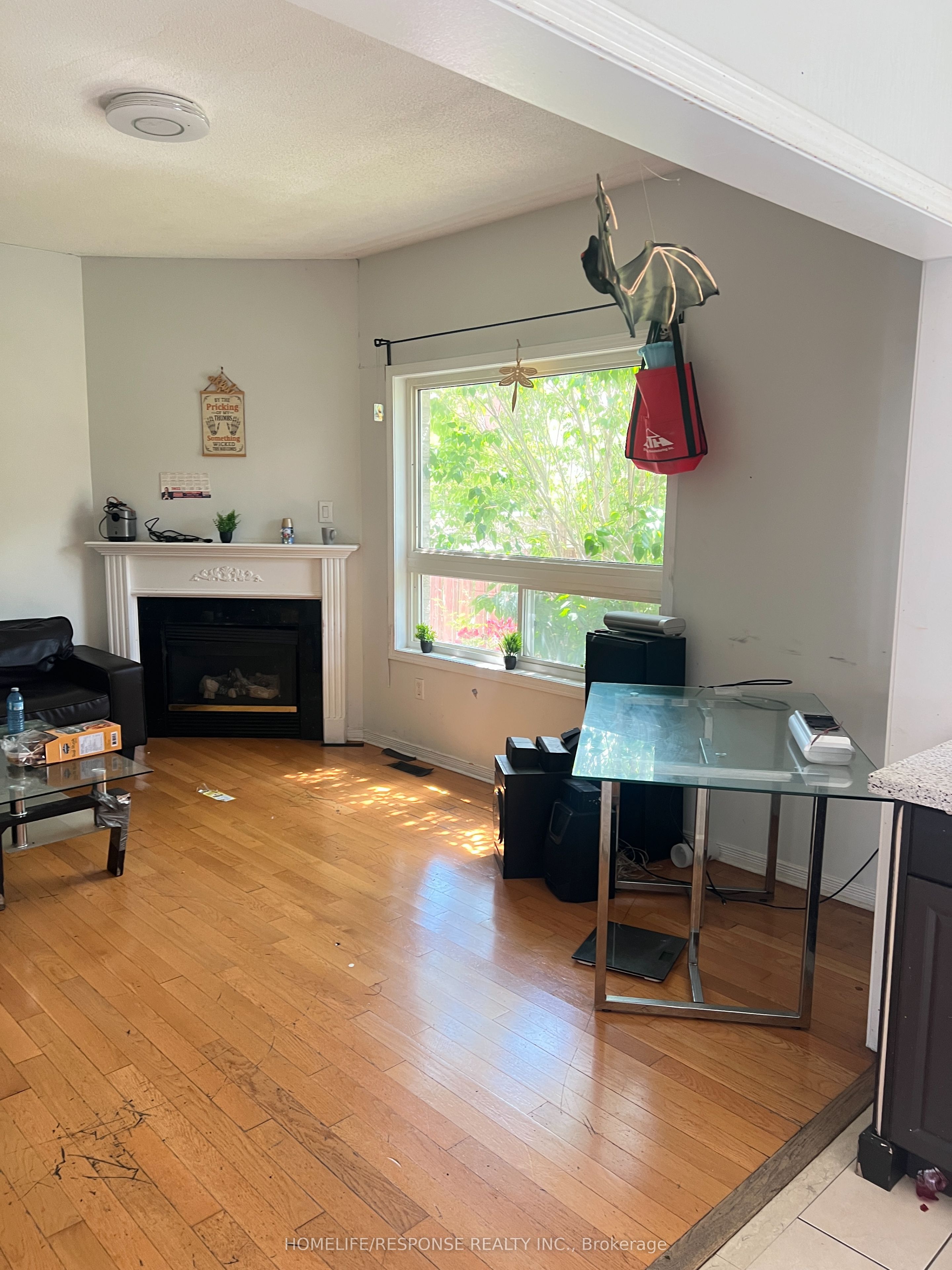 10 MILKWEED Crescent, Brampton, ON L7A 1T8 photo 3