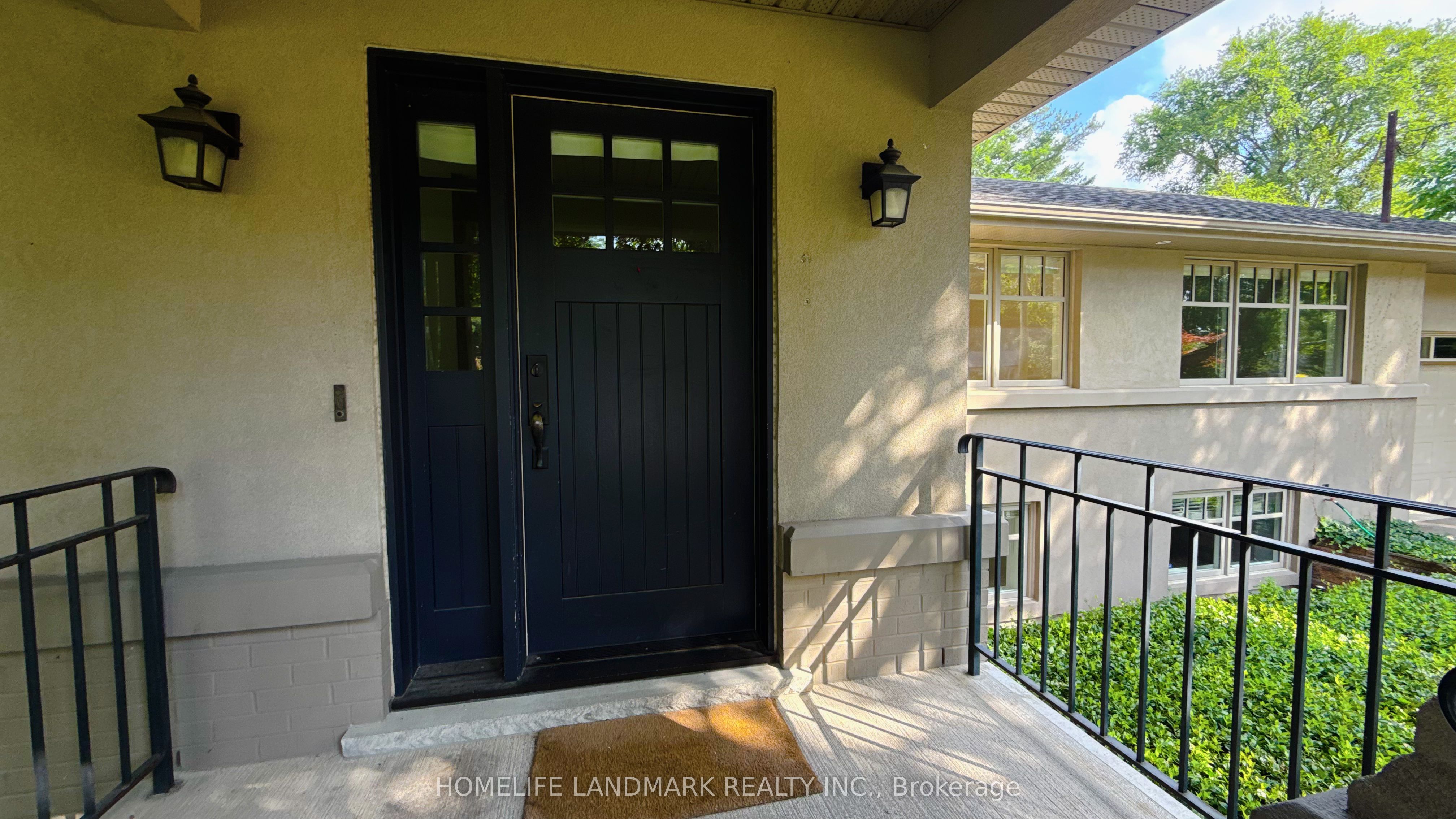 2062 GLENFOREST Crescent, Oakville, ON L6J 2G4 photo 3