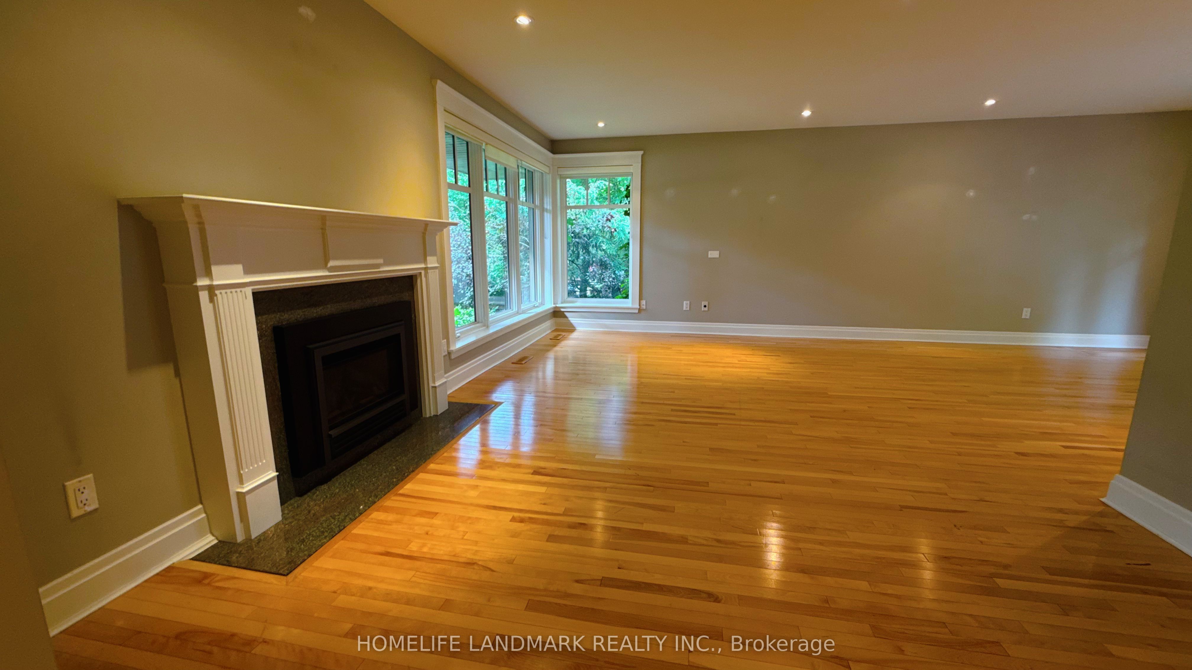 2062 GLENFOREST Crescent, Oakville, ON L6J 2G4 photo 5