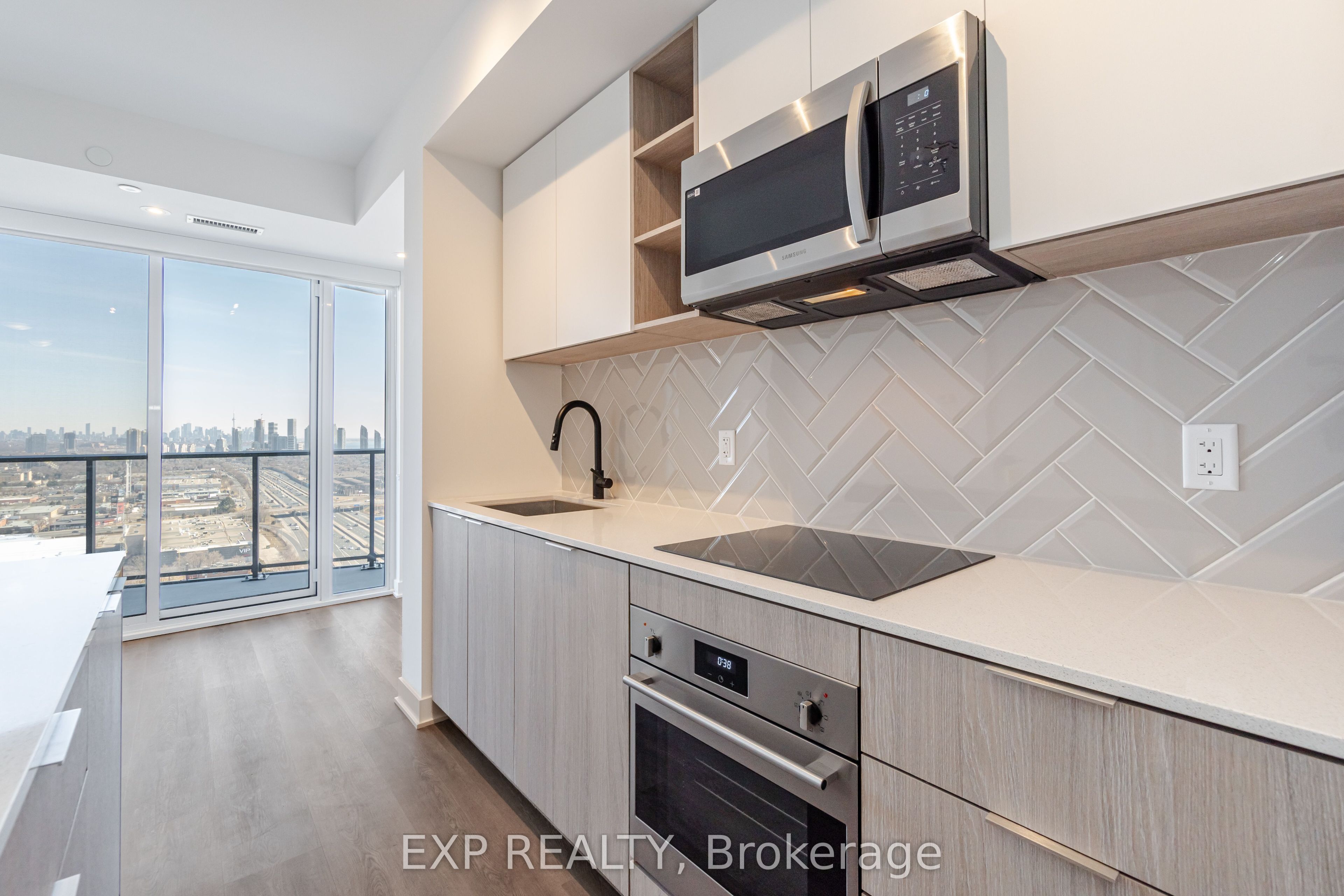 36 Zorra Street 1805, Toronto, ON M8Z 4Z7