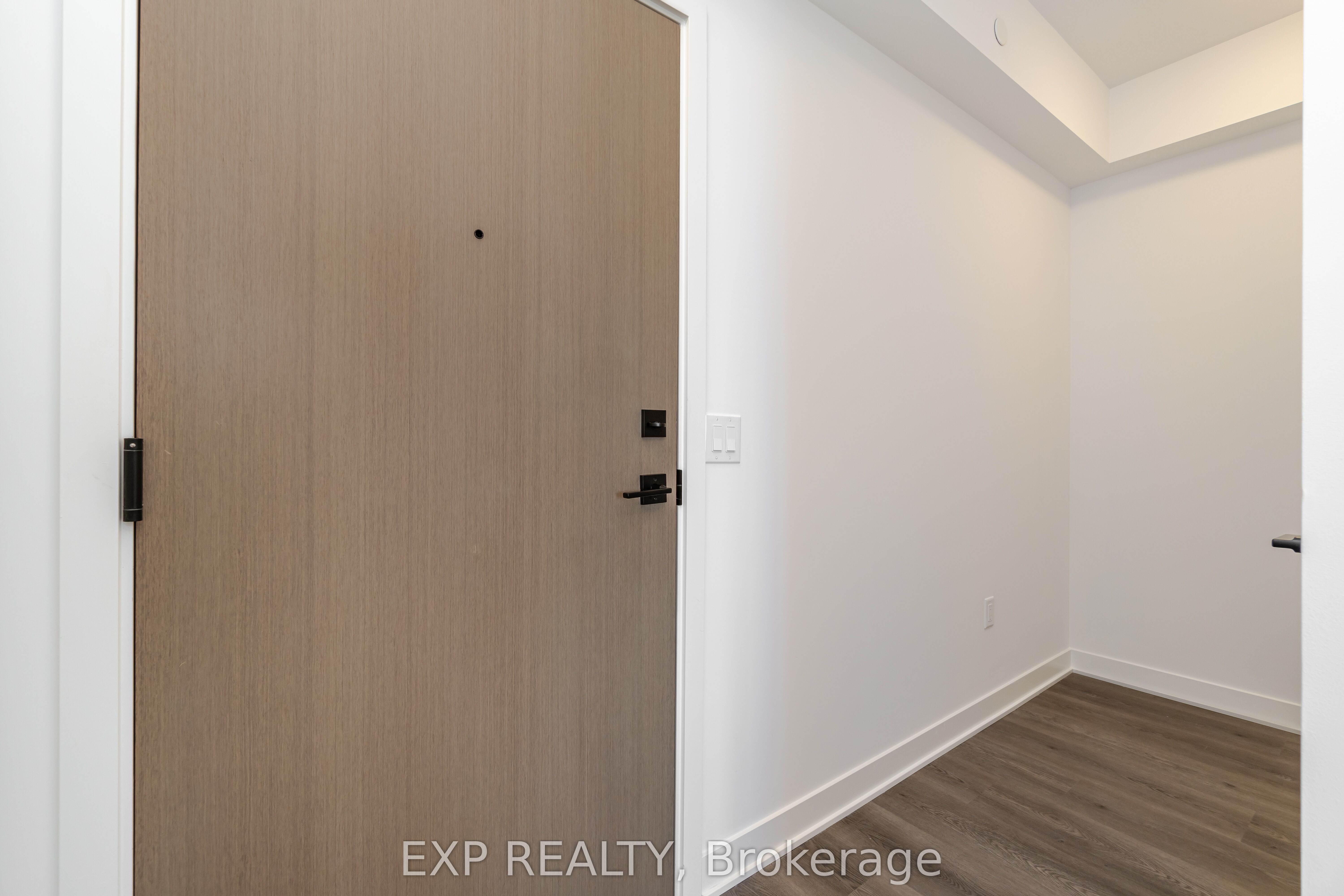 36 Zorra Street 1805, Toronto, ON M8Z 4Z7 photo 4
