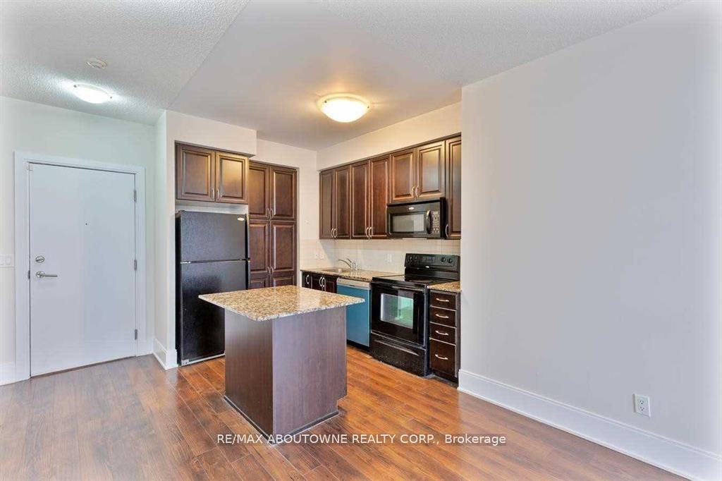 330 Burnhamthorpe Road W 2303, Mississauga, ON L5B 3Y5 photo 3