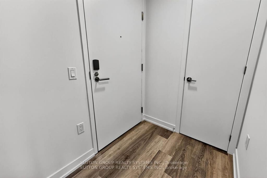 6 Chartwell Road 402, Toronto, ON M8Z 0H2 photo 4