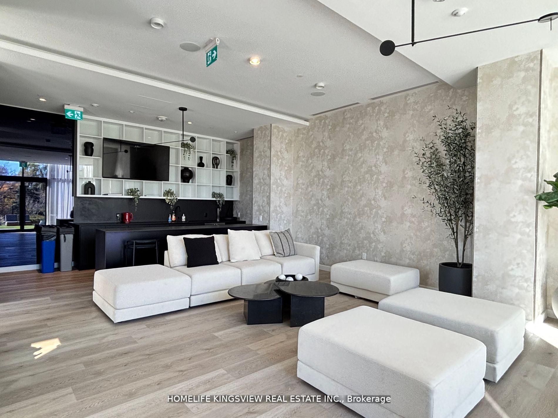 86 Dundas Street E 522, Mississauga, ON L5A 0B1 photo 2