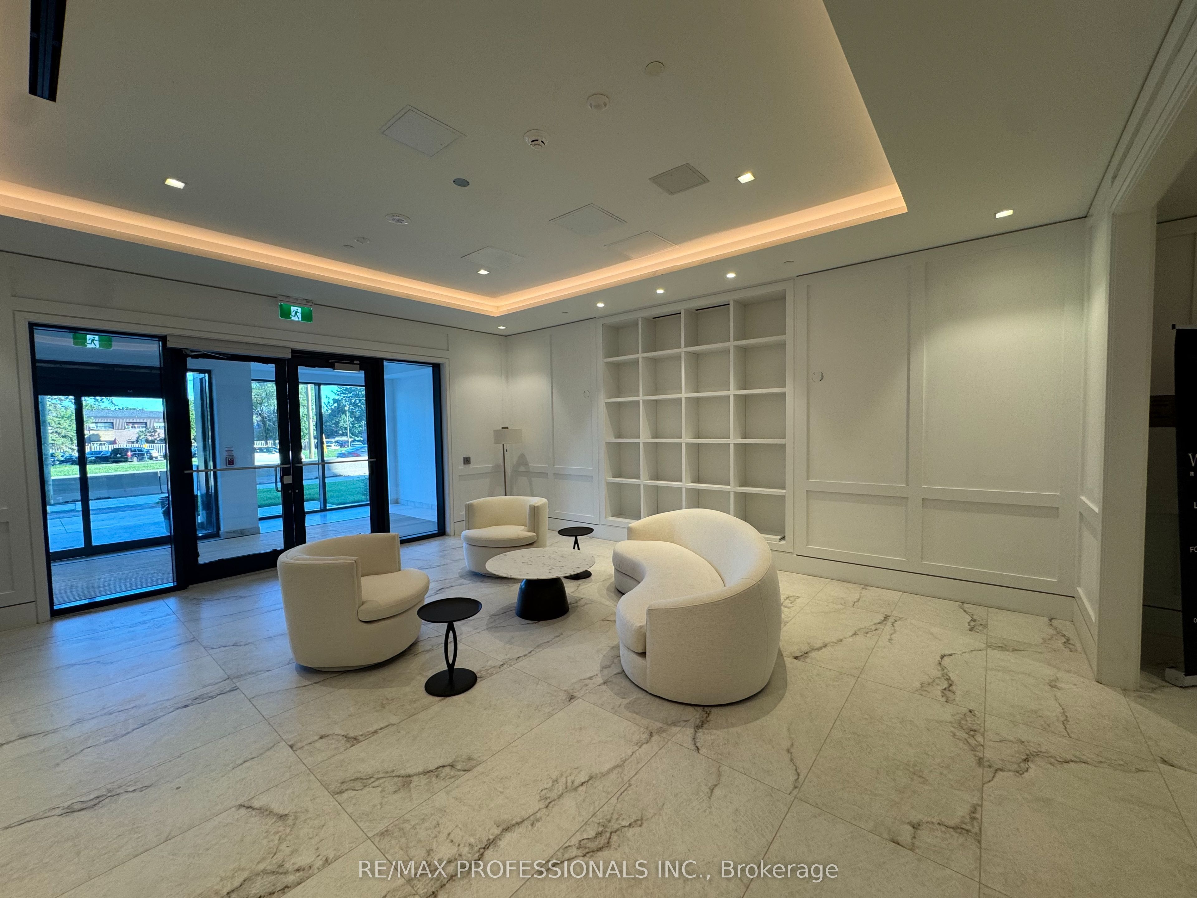 4010 Eglinton Avenue W 502, Toronto, ON M9P 1A6 photo 3