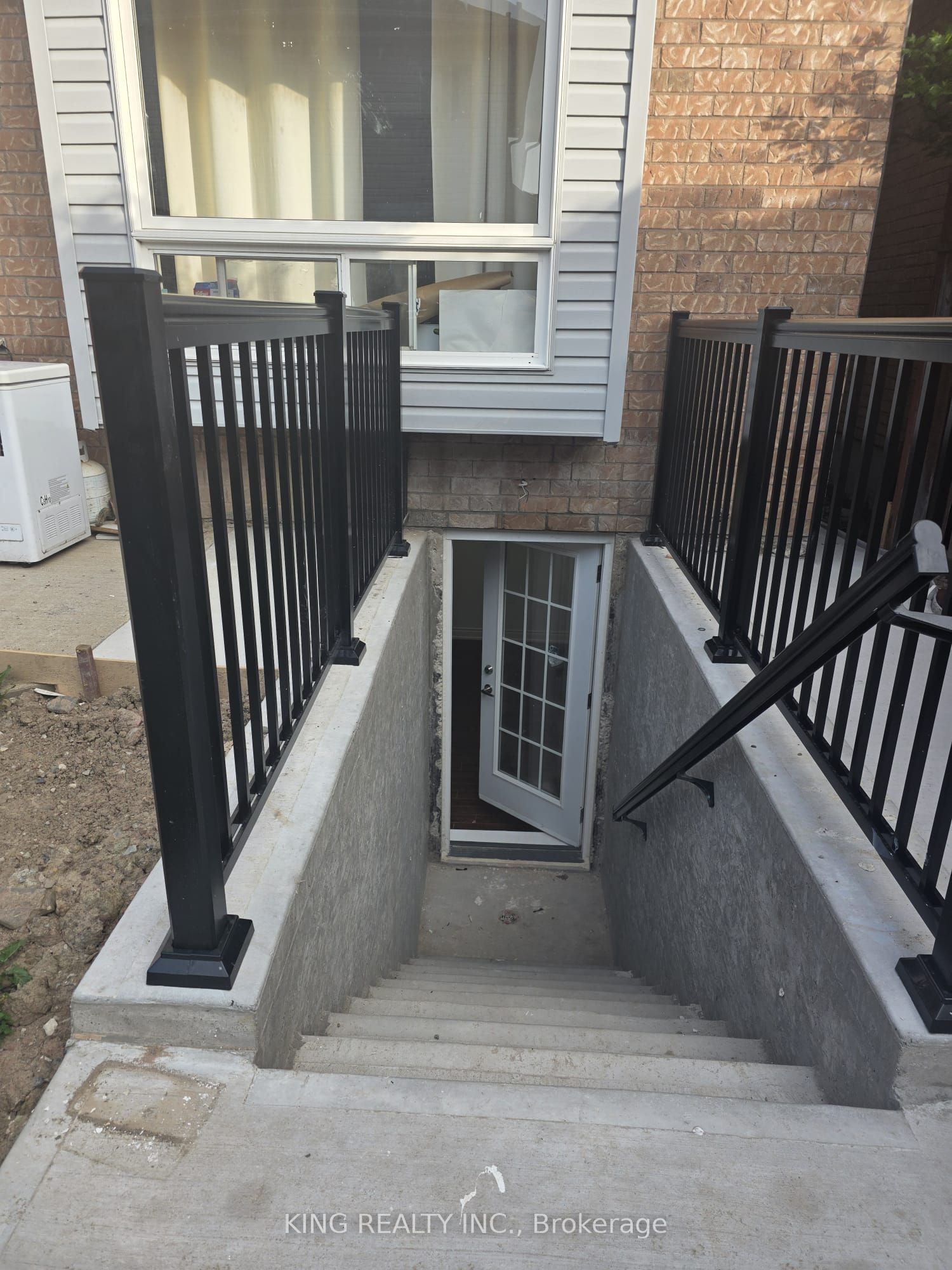 6 Chestermere Crescent Basement, Brampton, ON L7A 2A4
