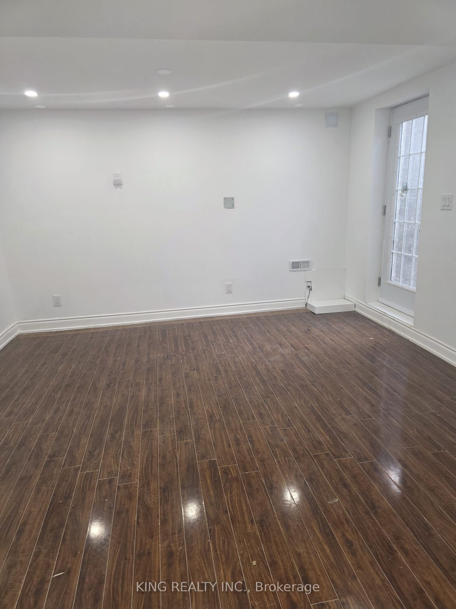 6 Chestermere Crescent Basement, Brampton, ON L7A 2A4 photo 2