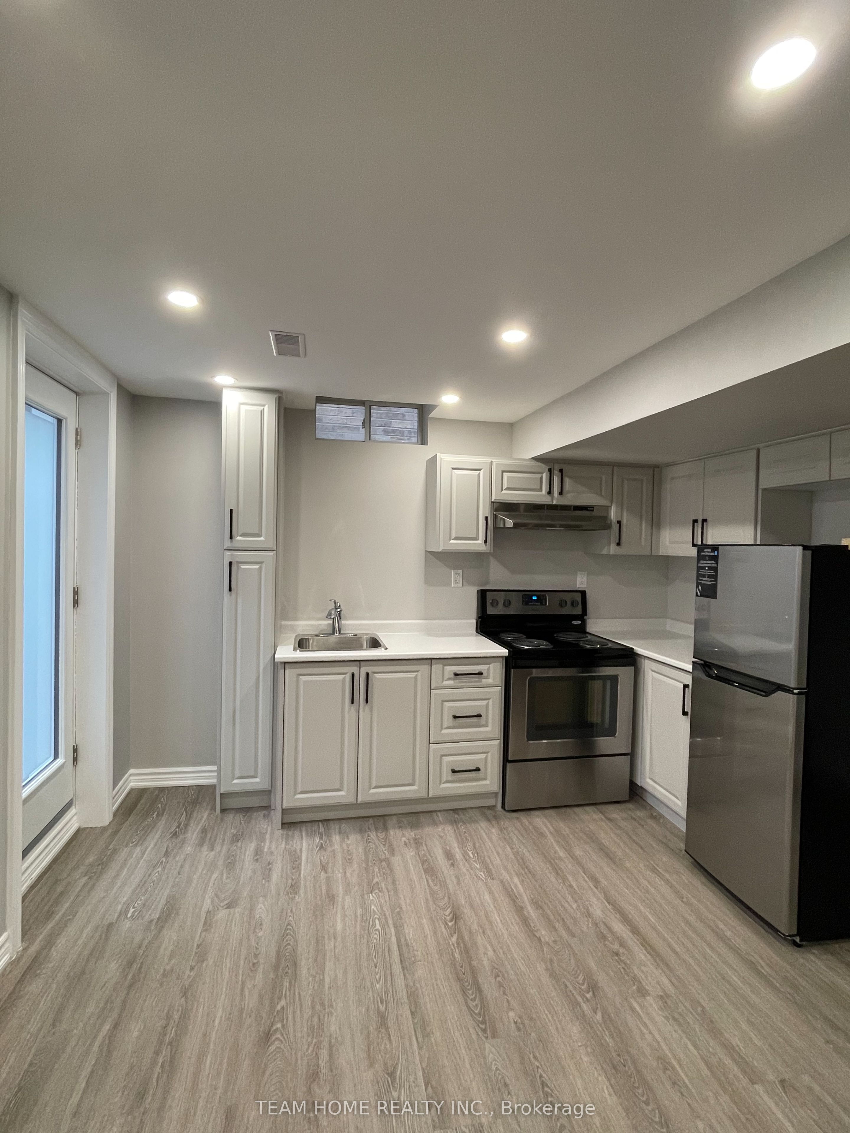 3781 Swiftdale Drive, Mississauga, ON L5M 6M5 photo 2
