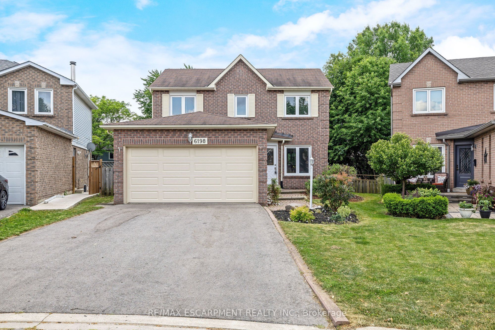 6198 Saltmarsh Court, Mississauga, ON L5N 5V8 photo 2