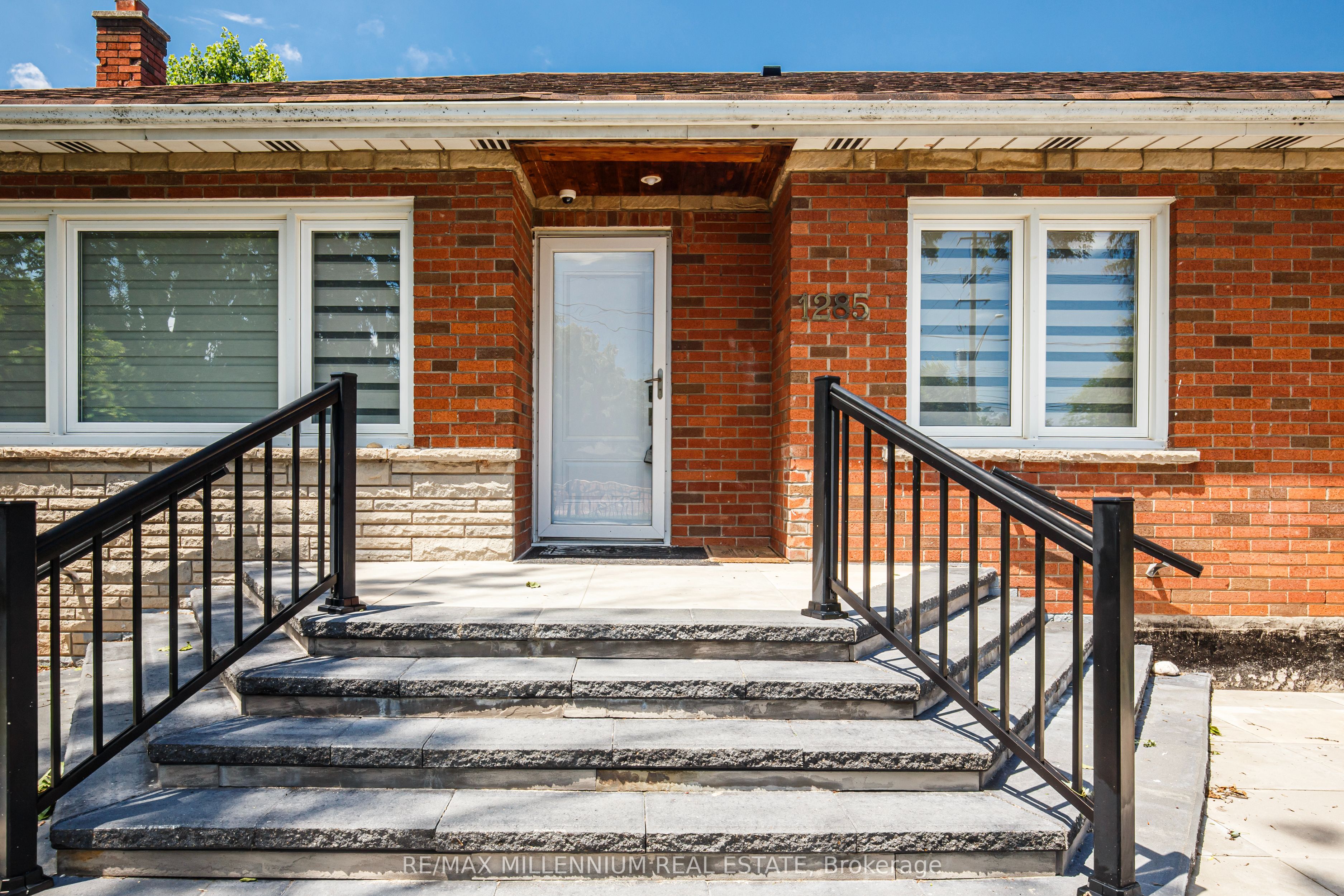 1285 Rebecca Street, Oakville, ON L6L 1Z3 photo 3