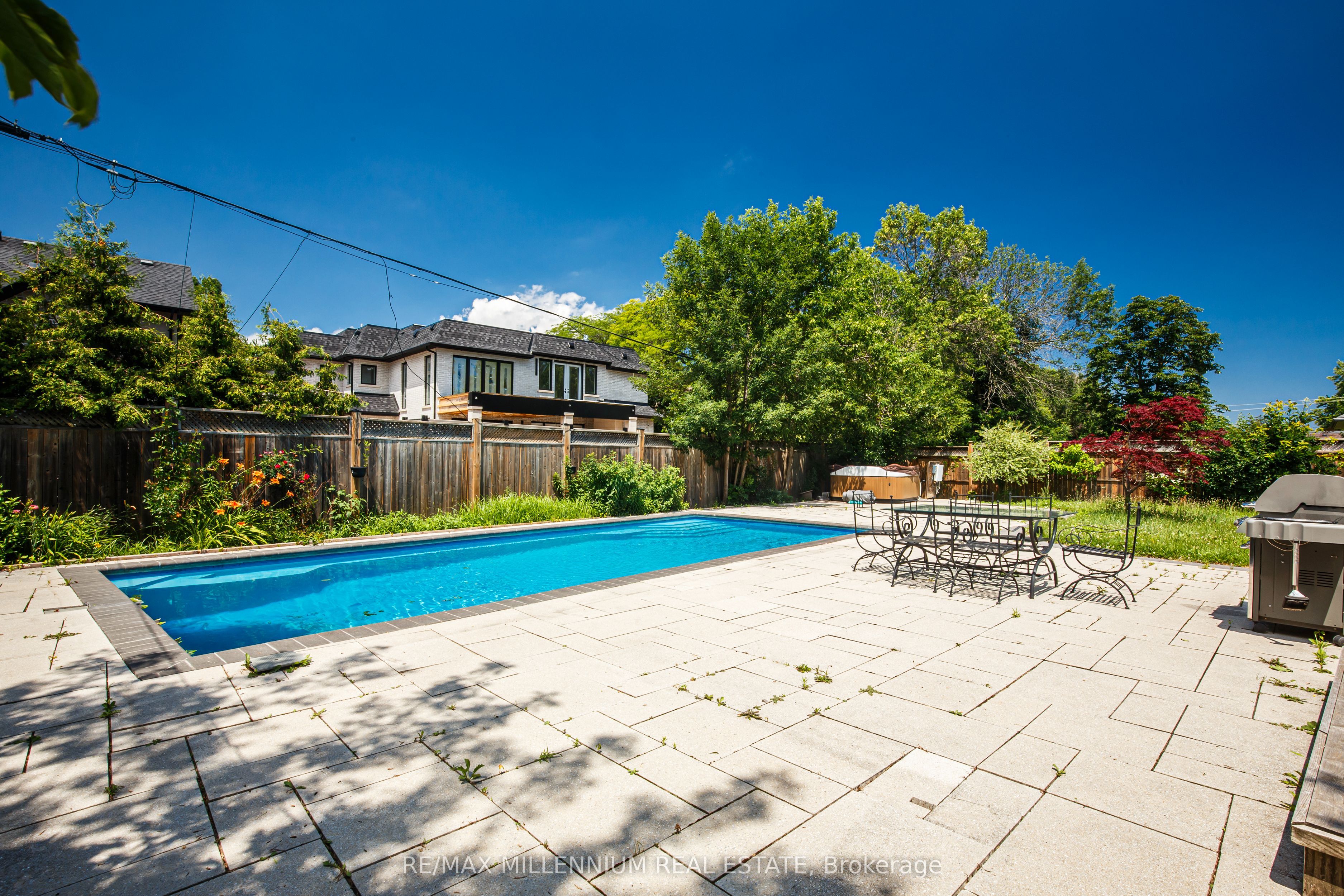 1285 Rebecca Street, Oakville, ON L6L 1Z3 photo 5
