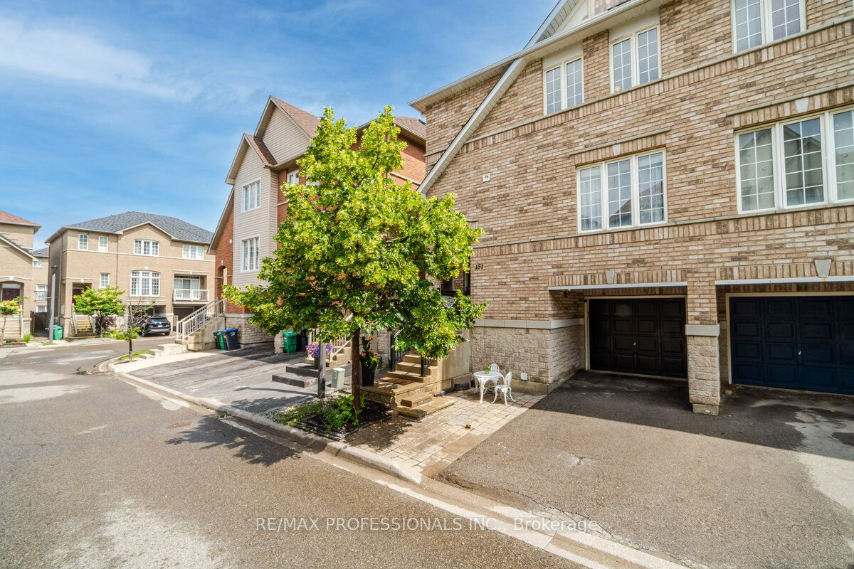 7155 Magistrate Terrace 151 Upper, Mississauga, ON L5W 1Y9