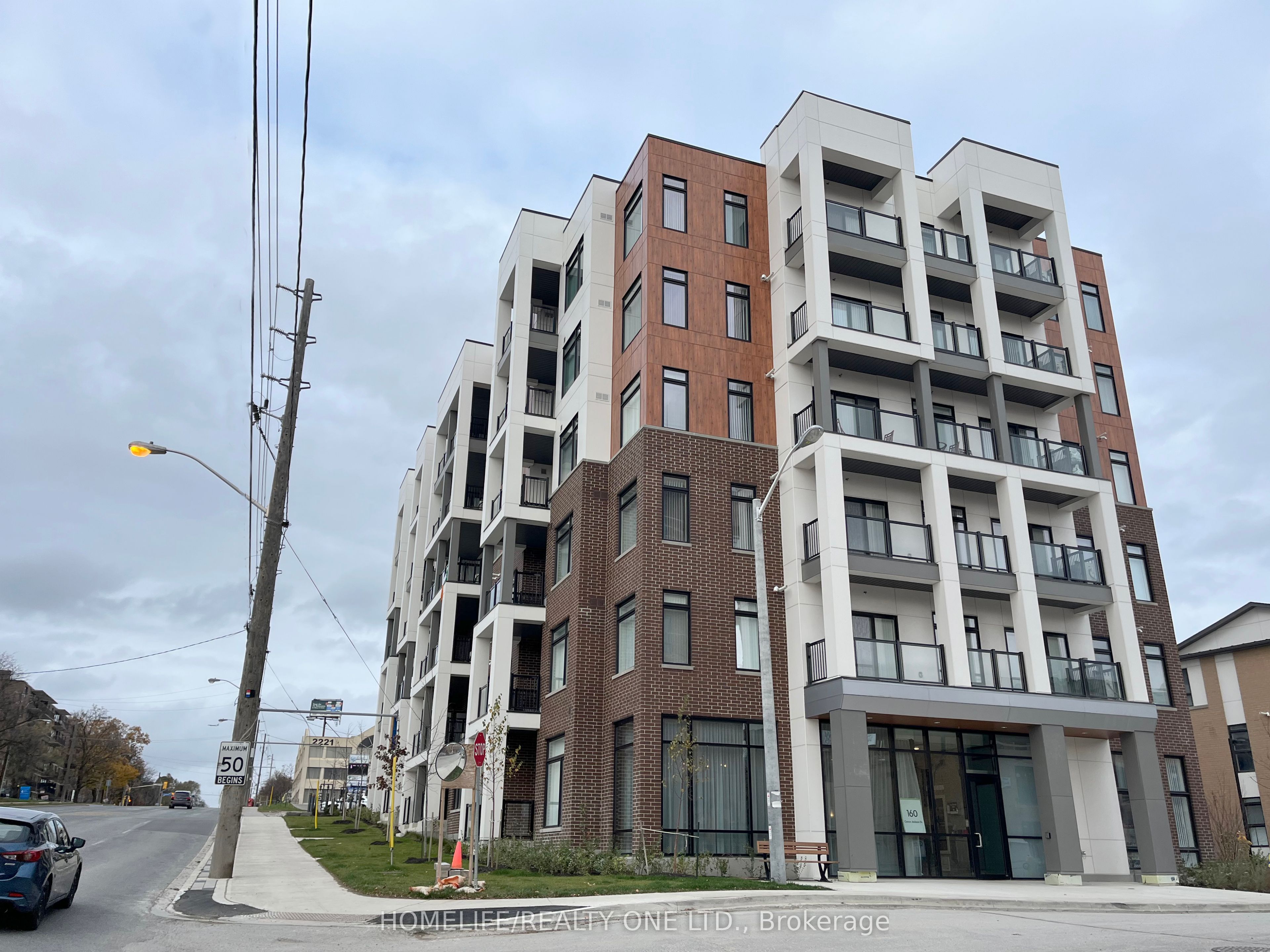 160 Canon Jackson Drive 501, Toronto, ON M6M 0B6 photo 2