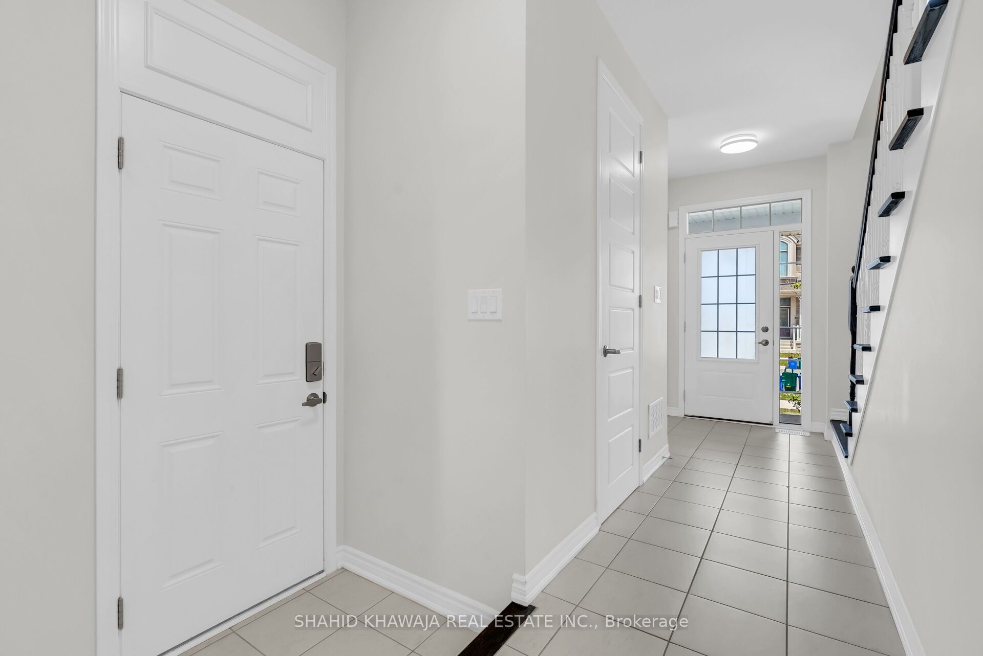 143 Yates Drive, Milton, ON L9E 1S7 photo 4