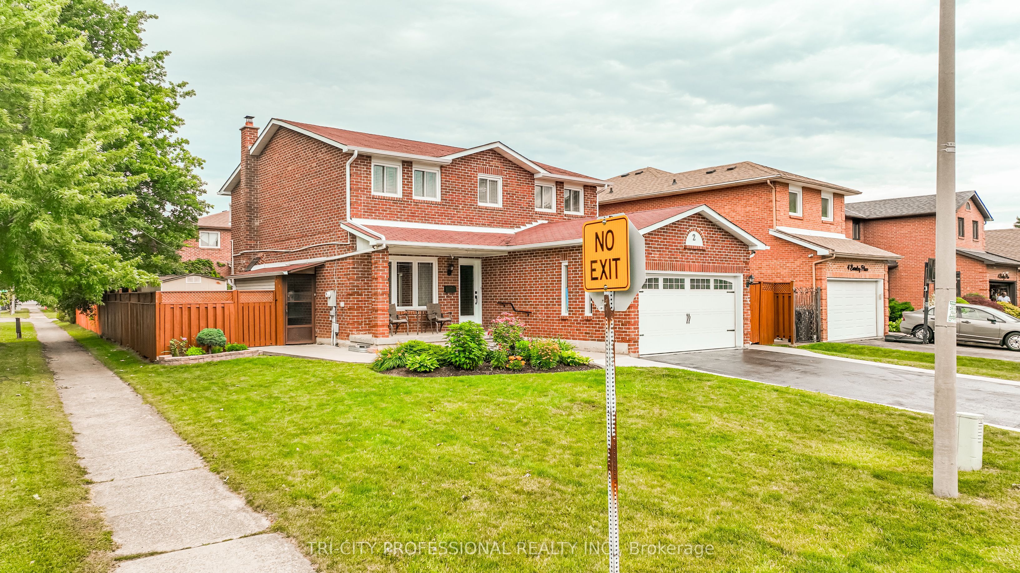 2 Burnley Place, Brampton, ON L6Z 2V1 photo 2