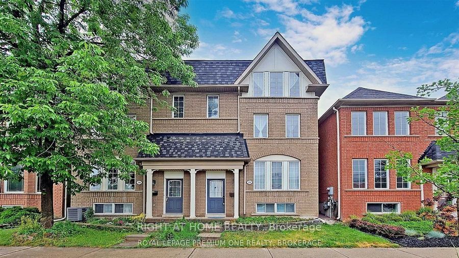 2194 St Clair Avenue W, Toronto, ON M6N 5C1