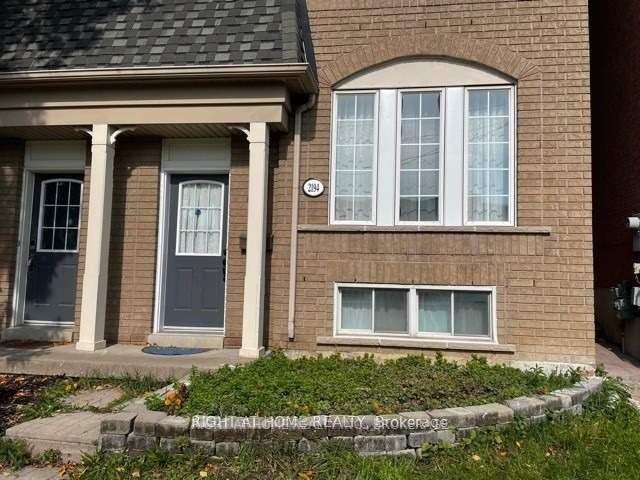 2194 St Clair Avenue W, Toronto, ON M6N 5C1 photo 2