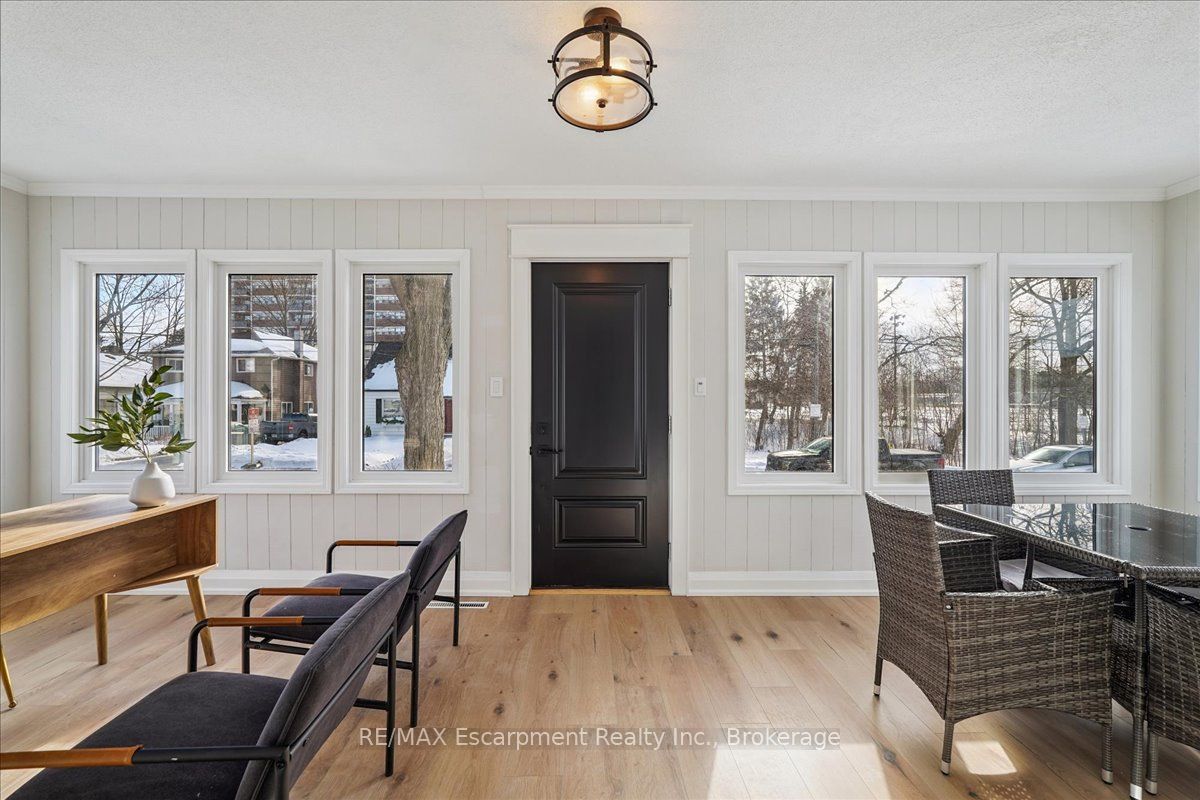 135 DEANE Avenue, Oakville, ON L6K 1N2 photo 2